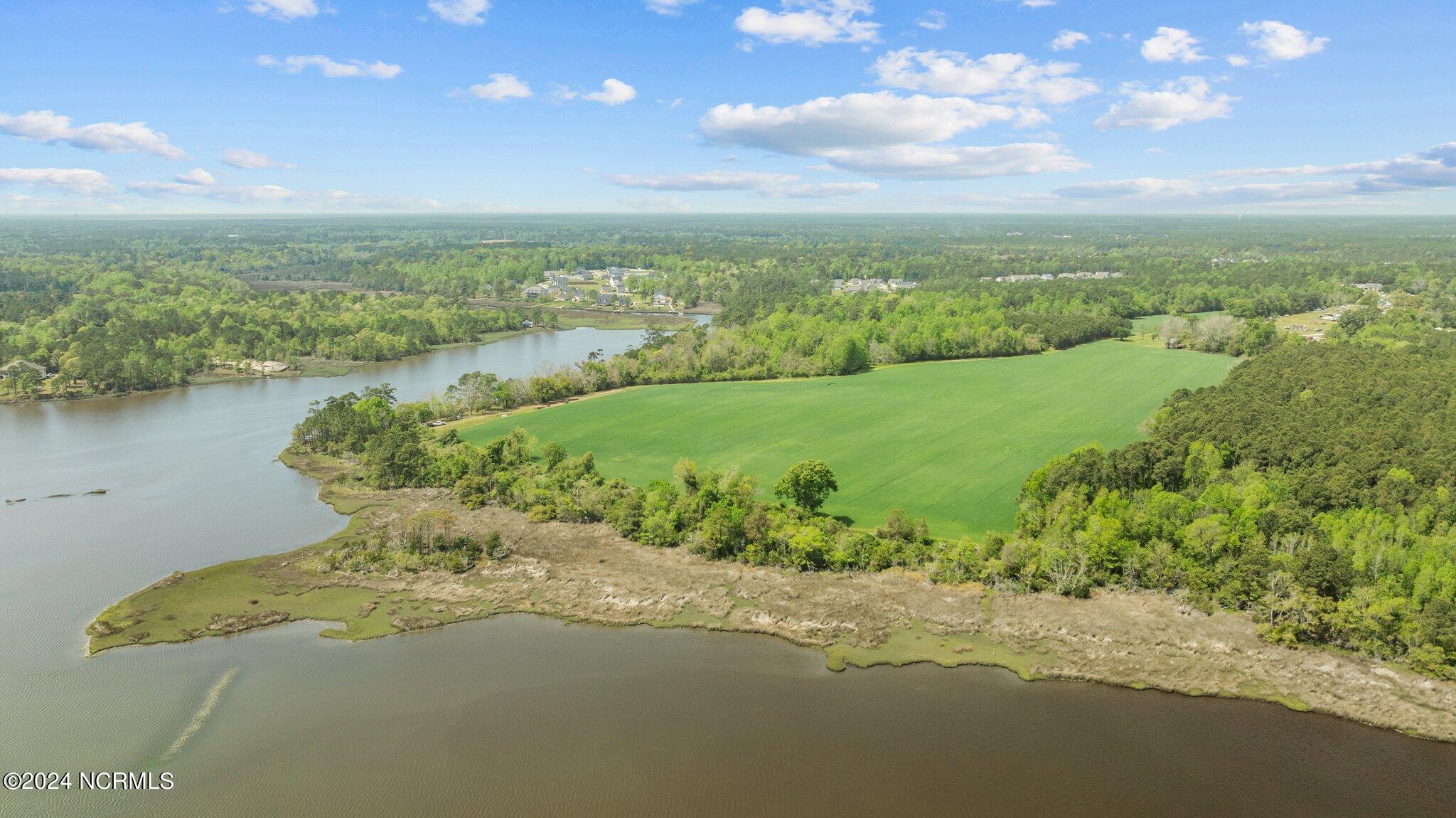 517 Queens Creek Road, Hubert, NC, 28539