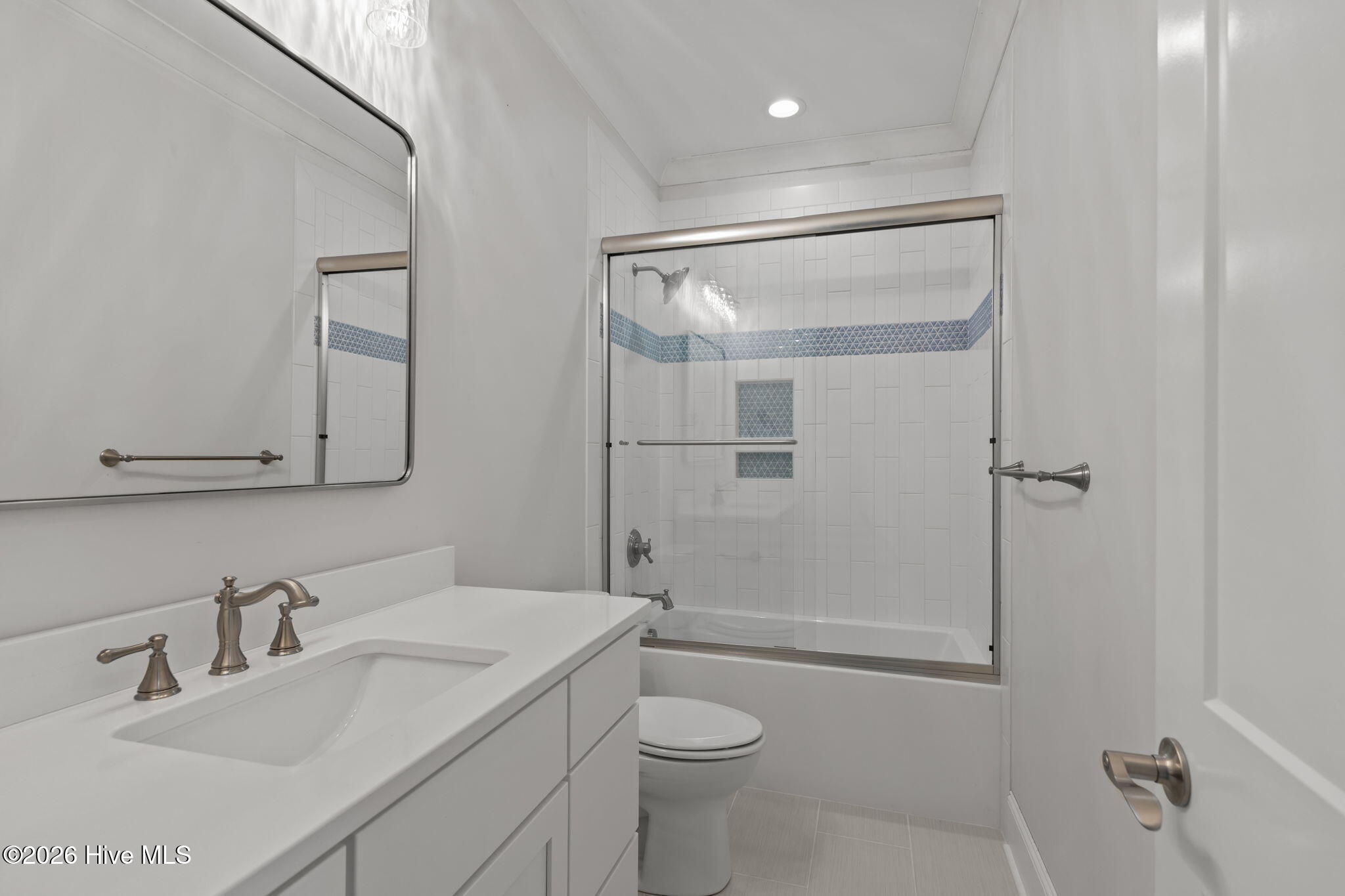 100553636 | Photo 13