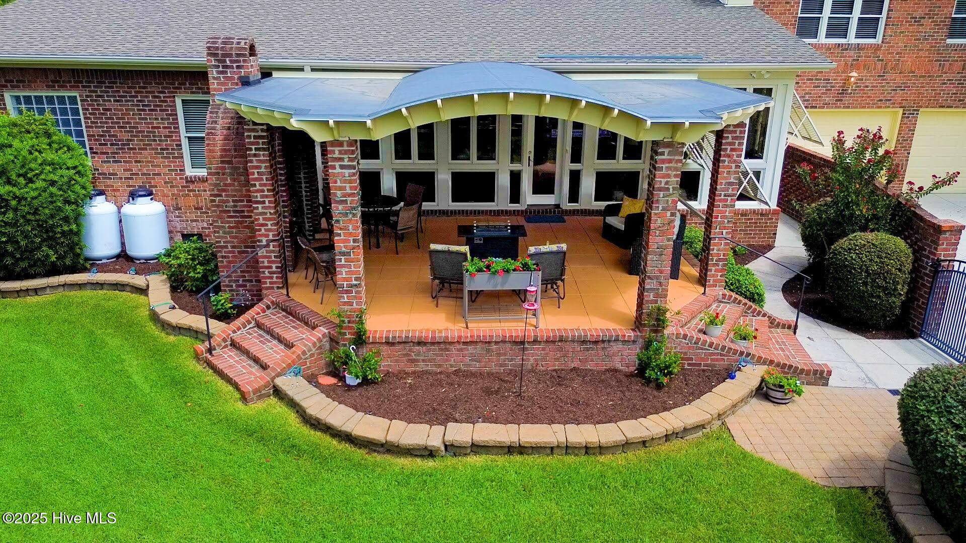 100528011 | Photo 26