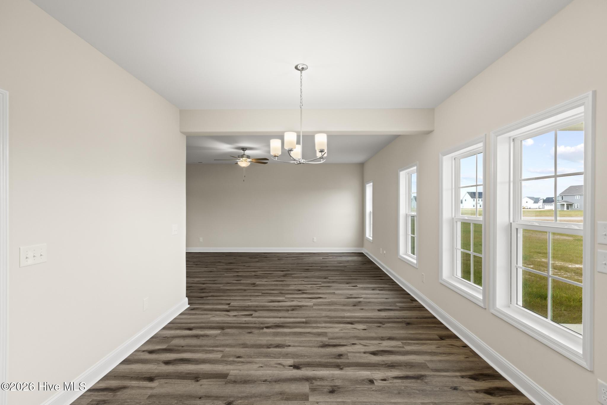 100516186 | Photo 10