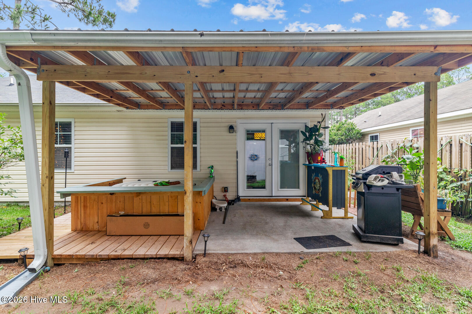 100562392 | Photo 28