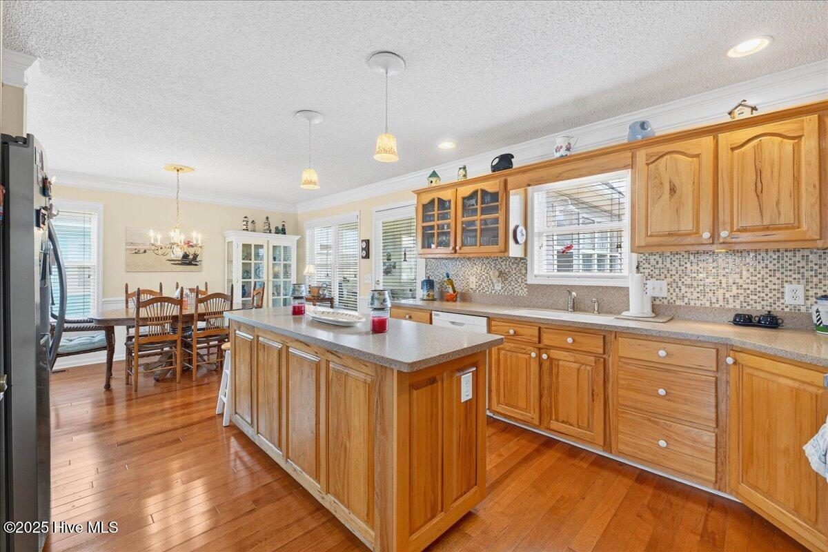 100531606 | Photo 12