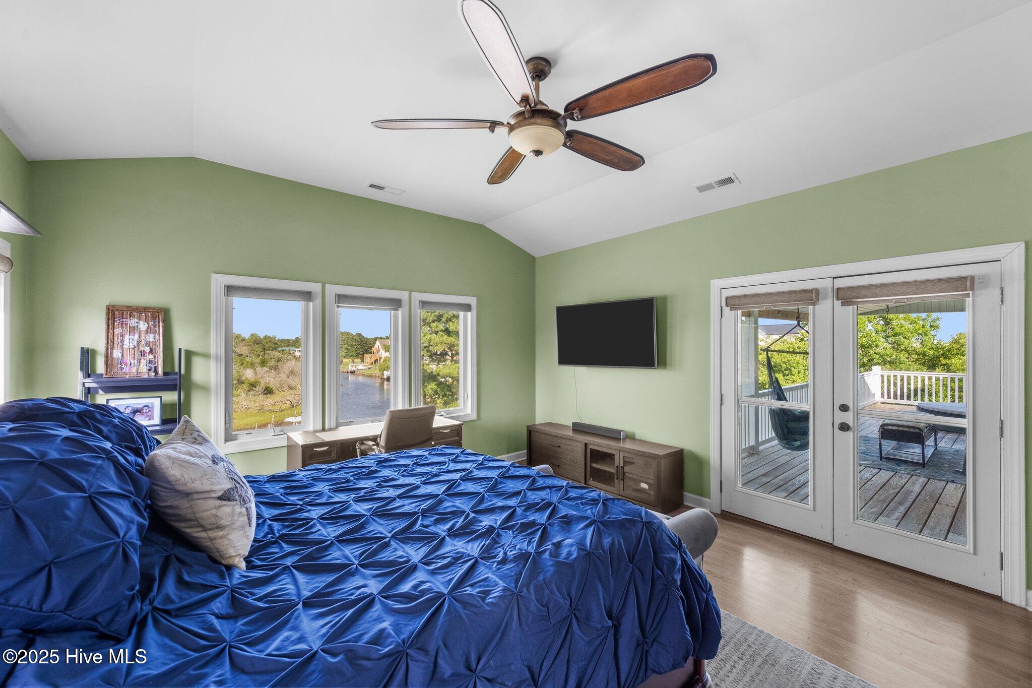 100517402 | Photo 50