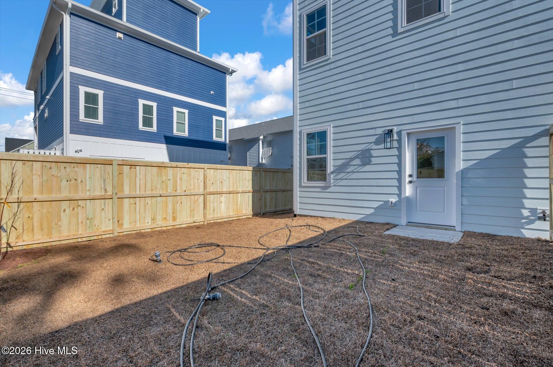 100547722 | Photo 35