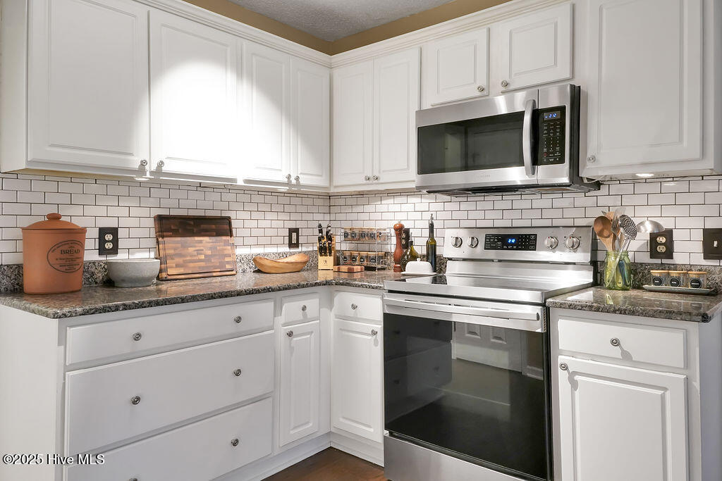 164 Morgan Cove Drive, Burgaw, NC 28425 – photo 16: 164MorganCoveDrive-16