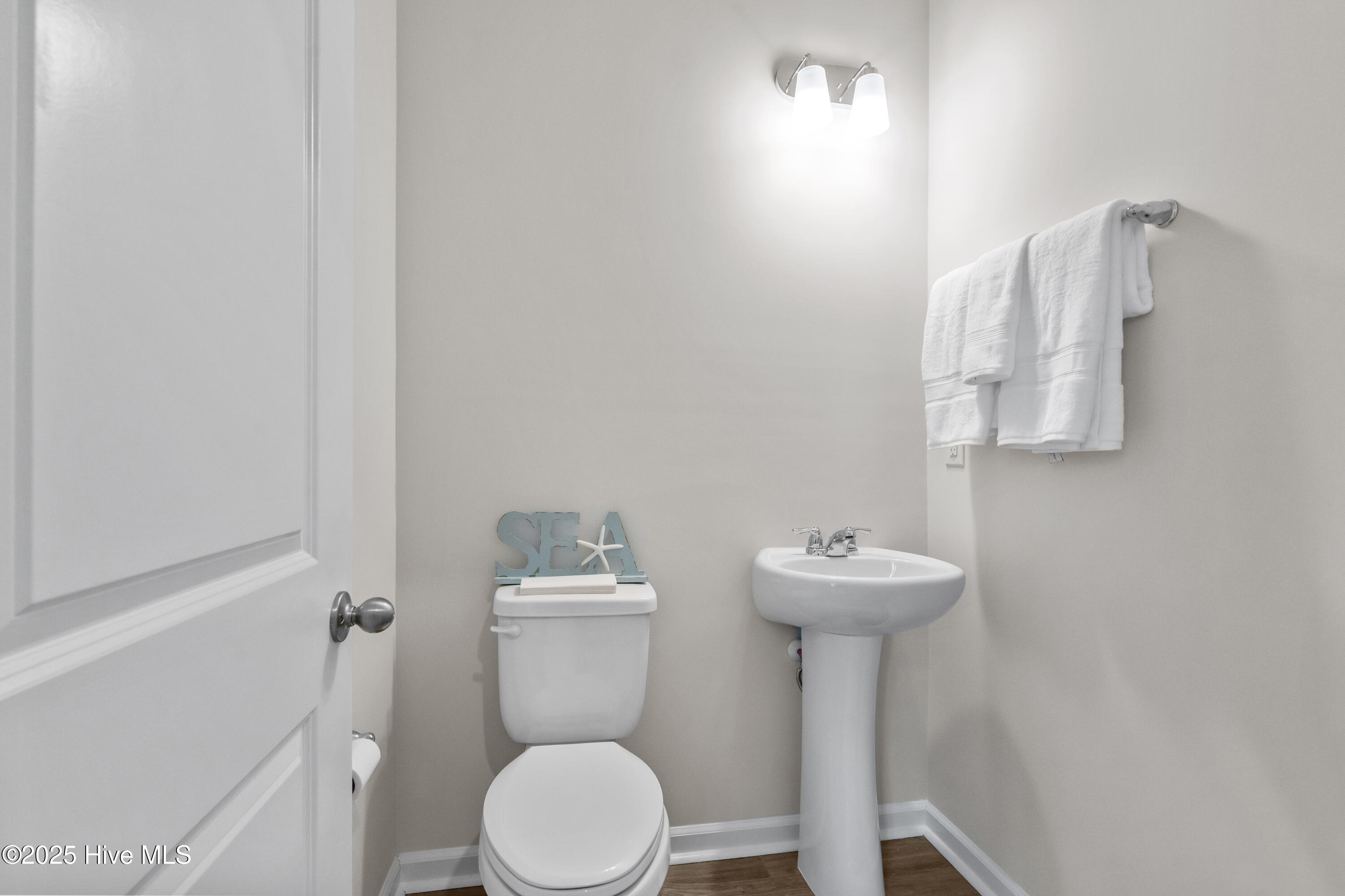 100562788 | Photo 16