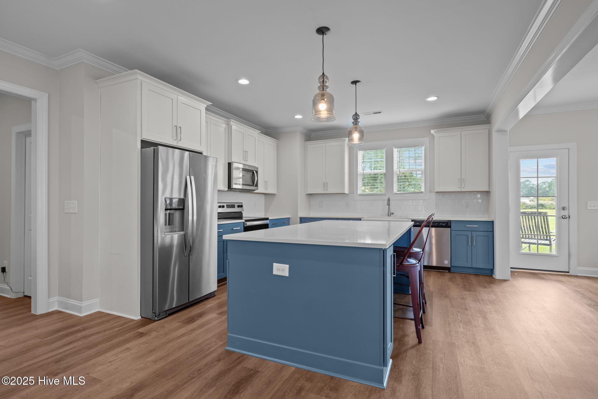 100526771 | Photo 10