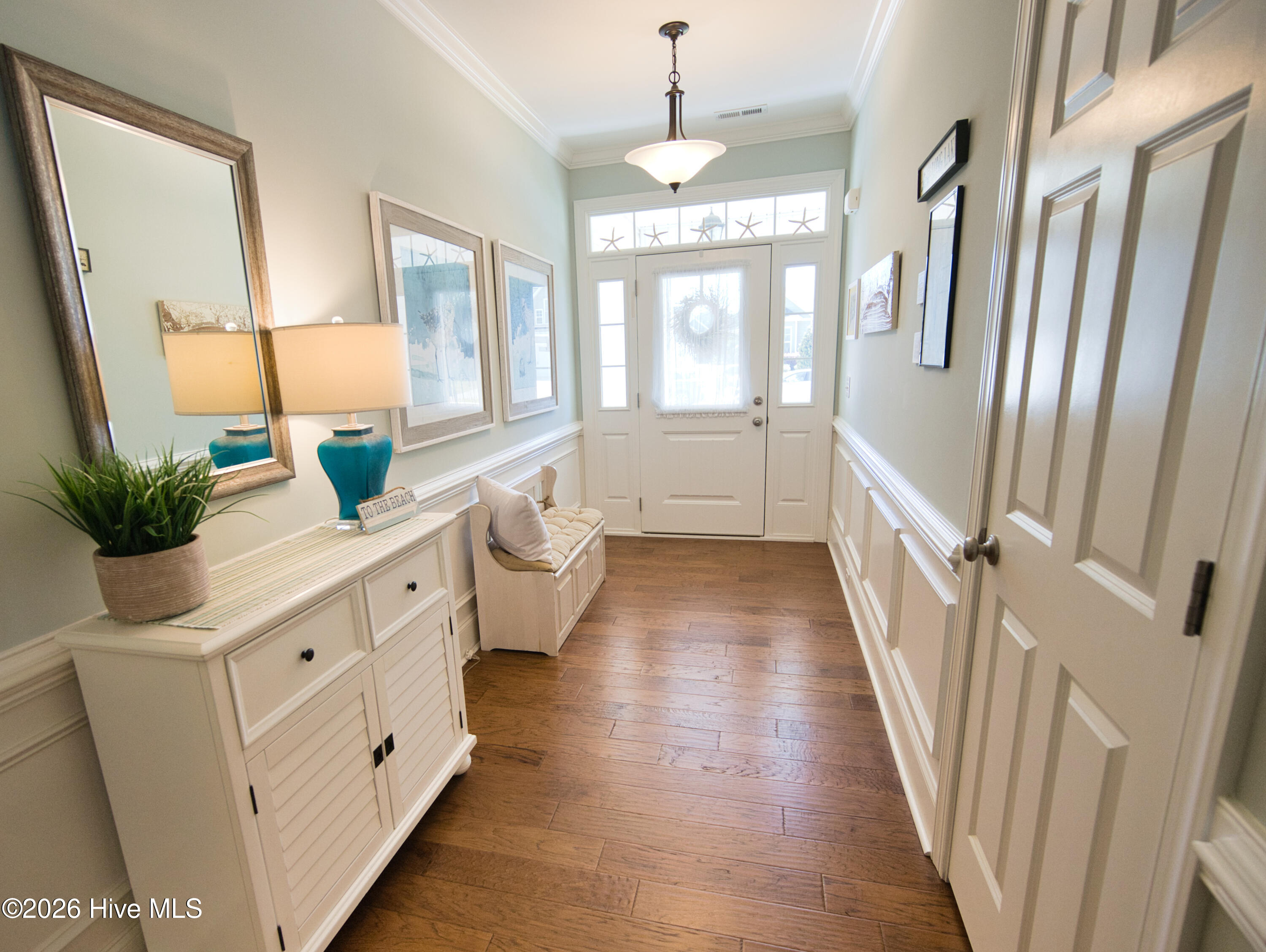 100567363 | Photo 13