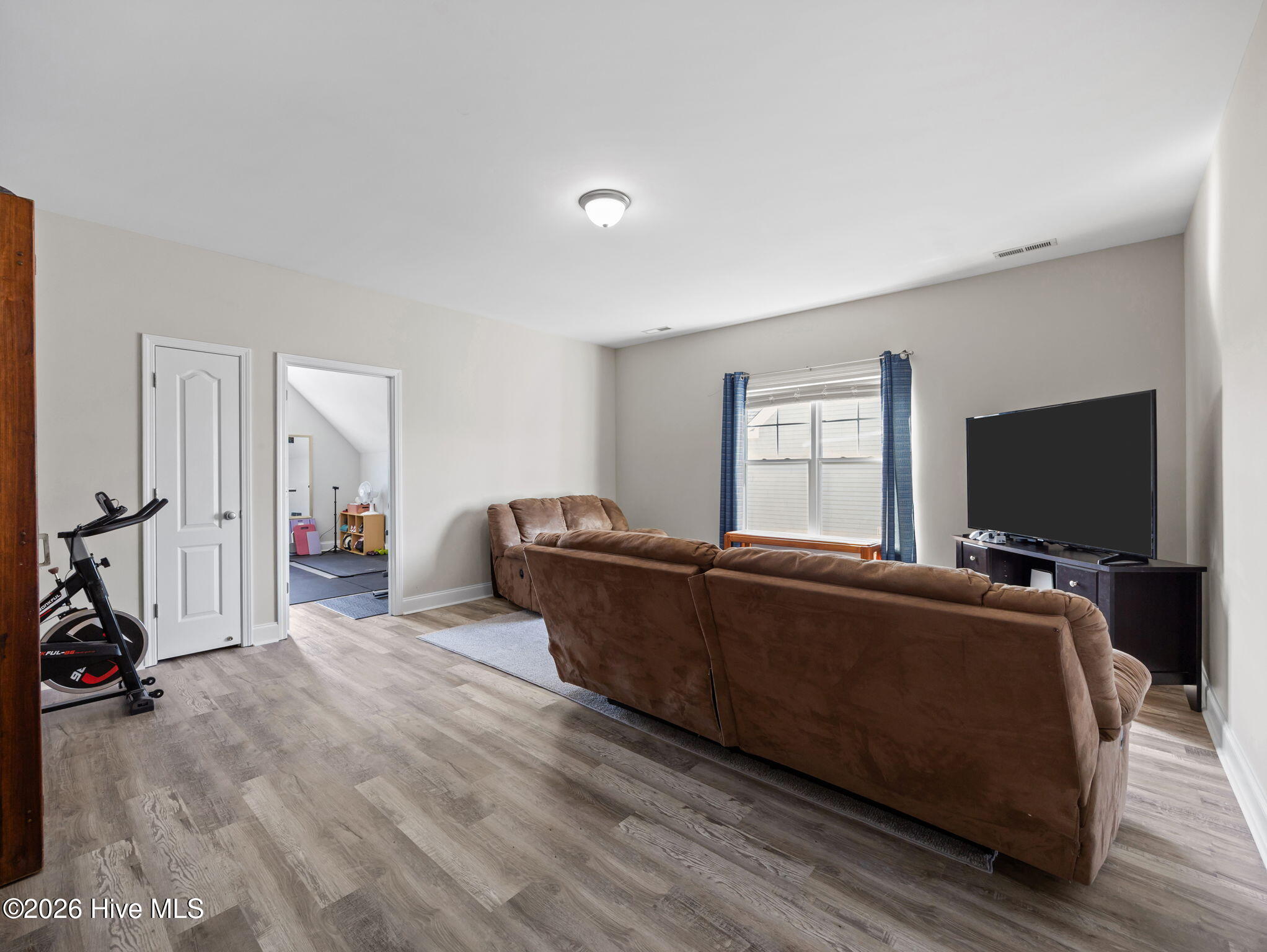 100564240 | Photo 39