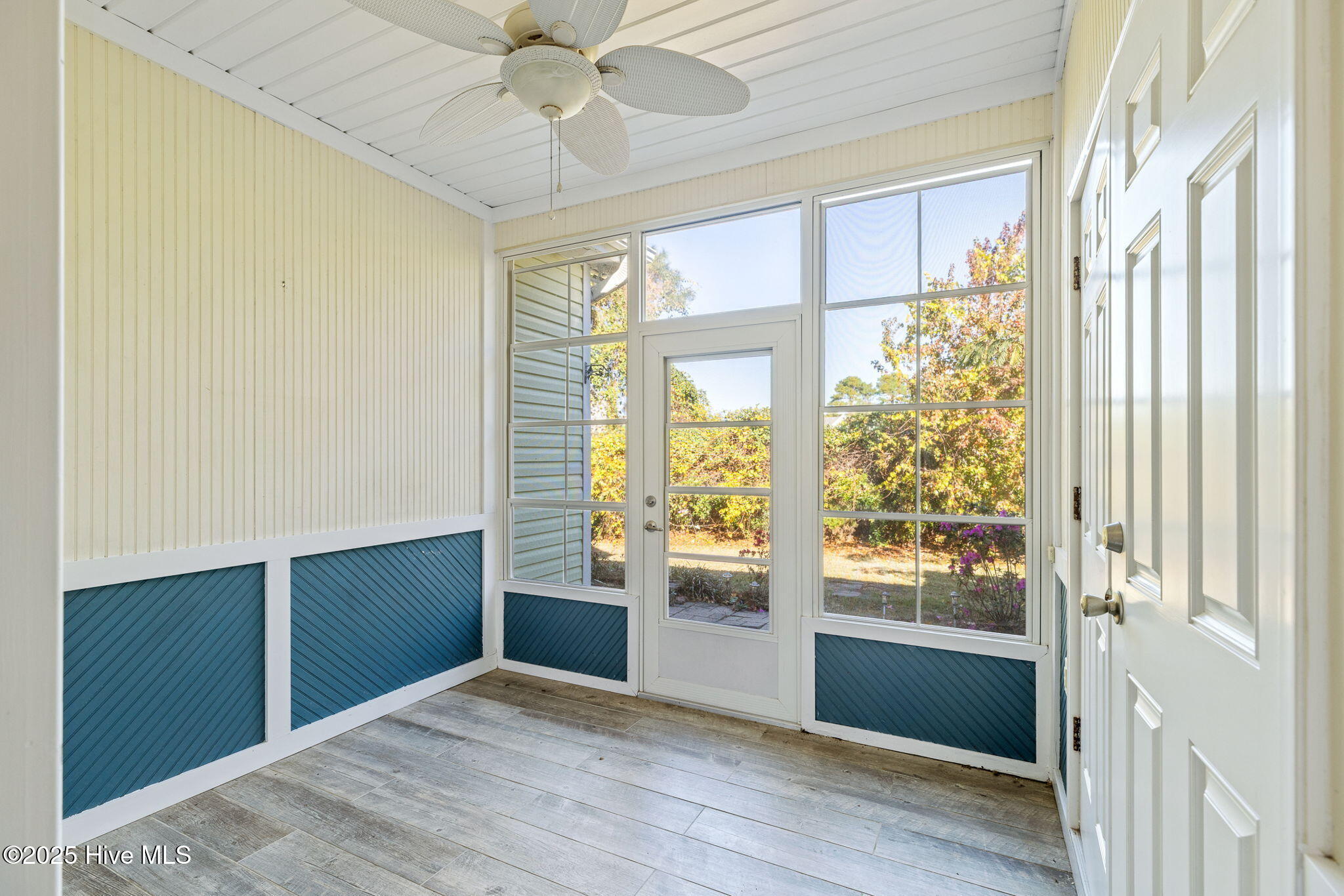 100542041 | Photo 15