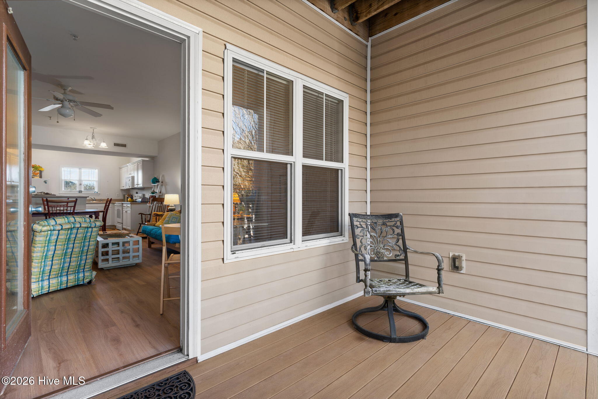 100550020 | Photo 27