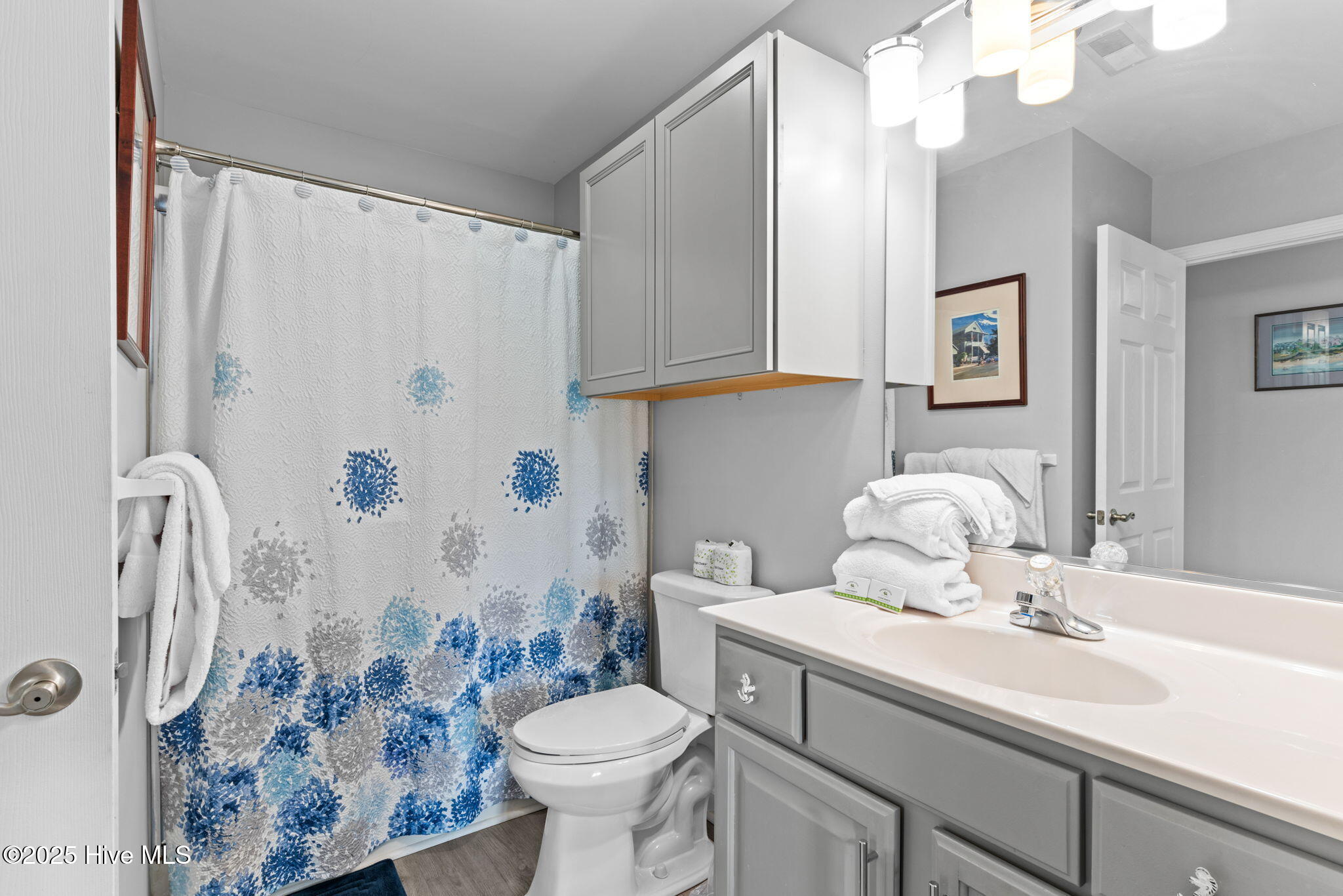 100538778 | Photo 43