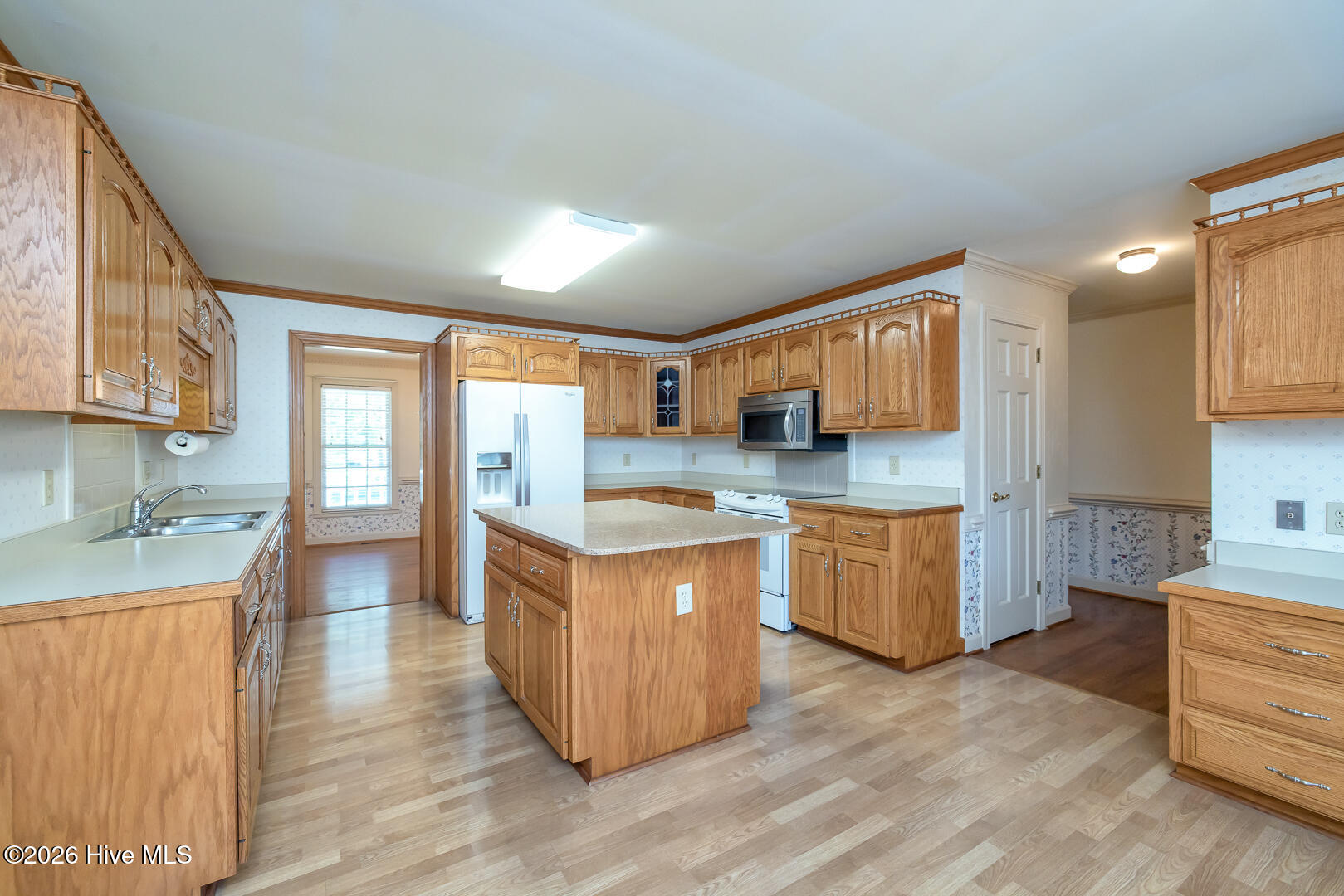 100570429 | Photo 22