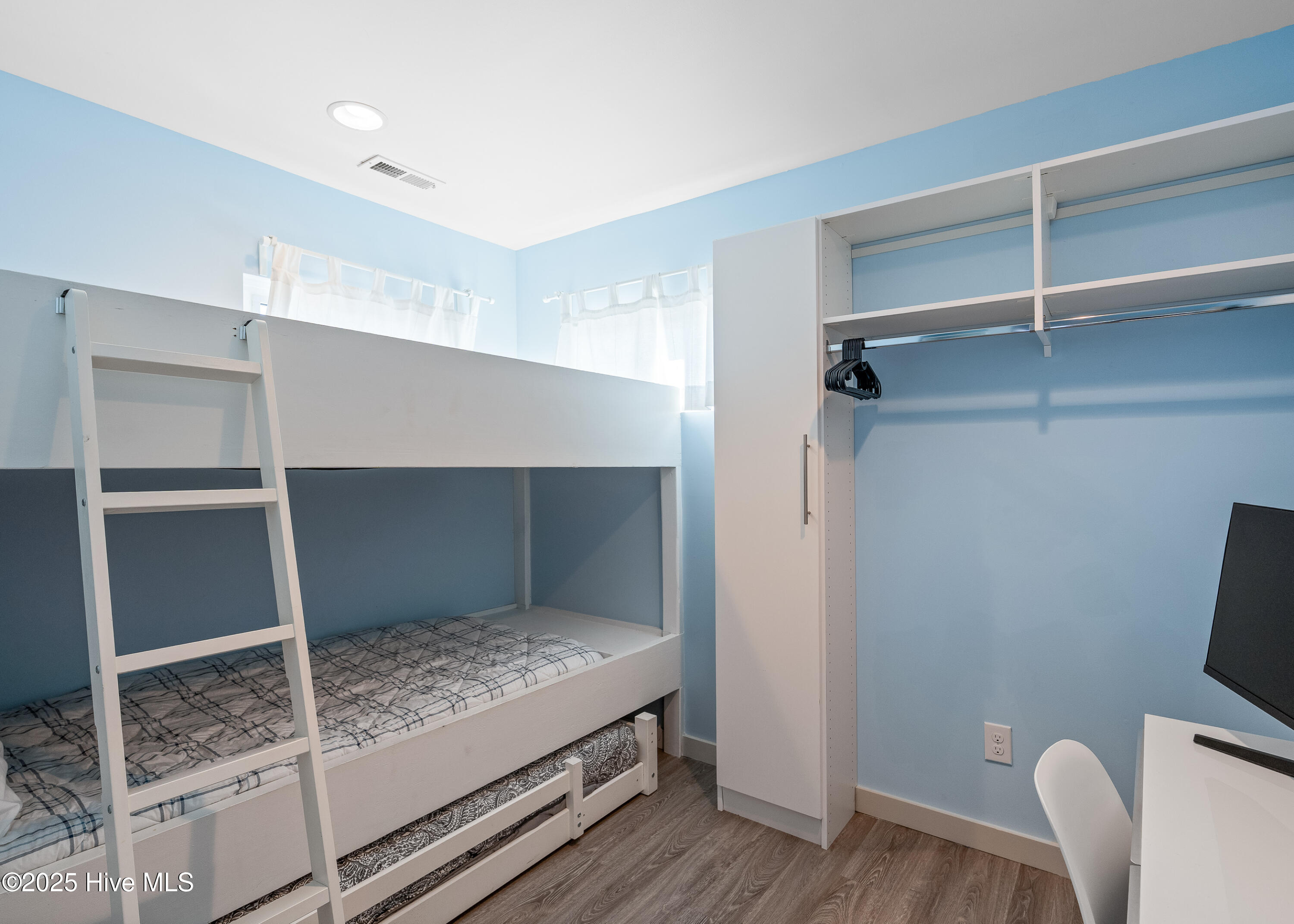 100539588 | Photo 23