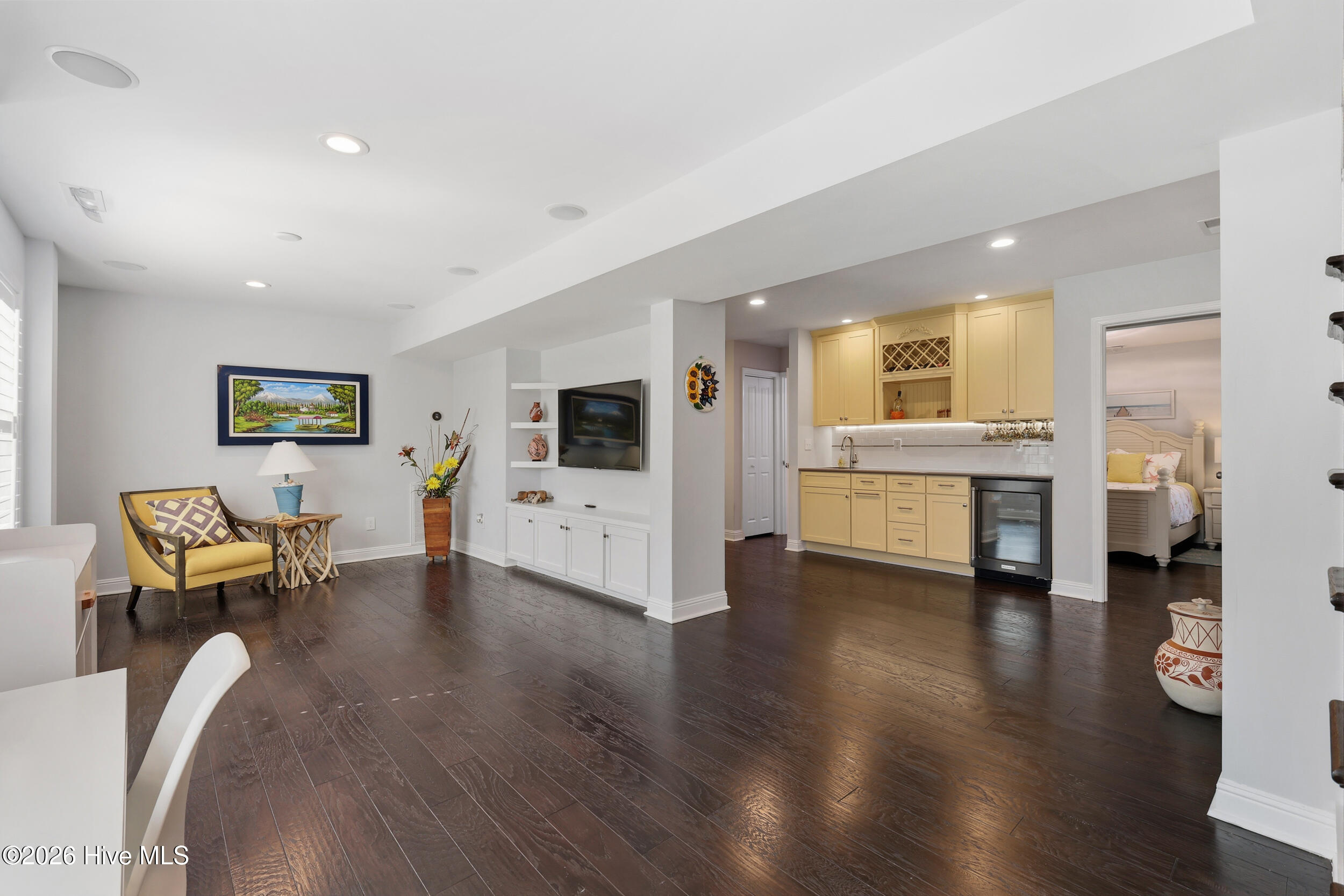 100567989 | Photo 38