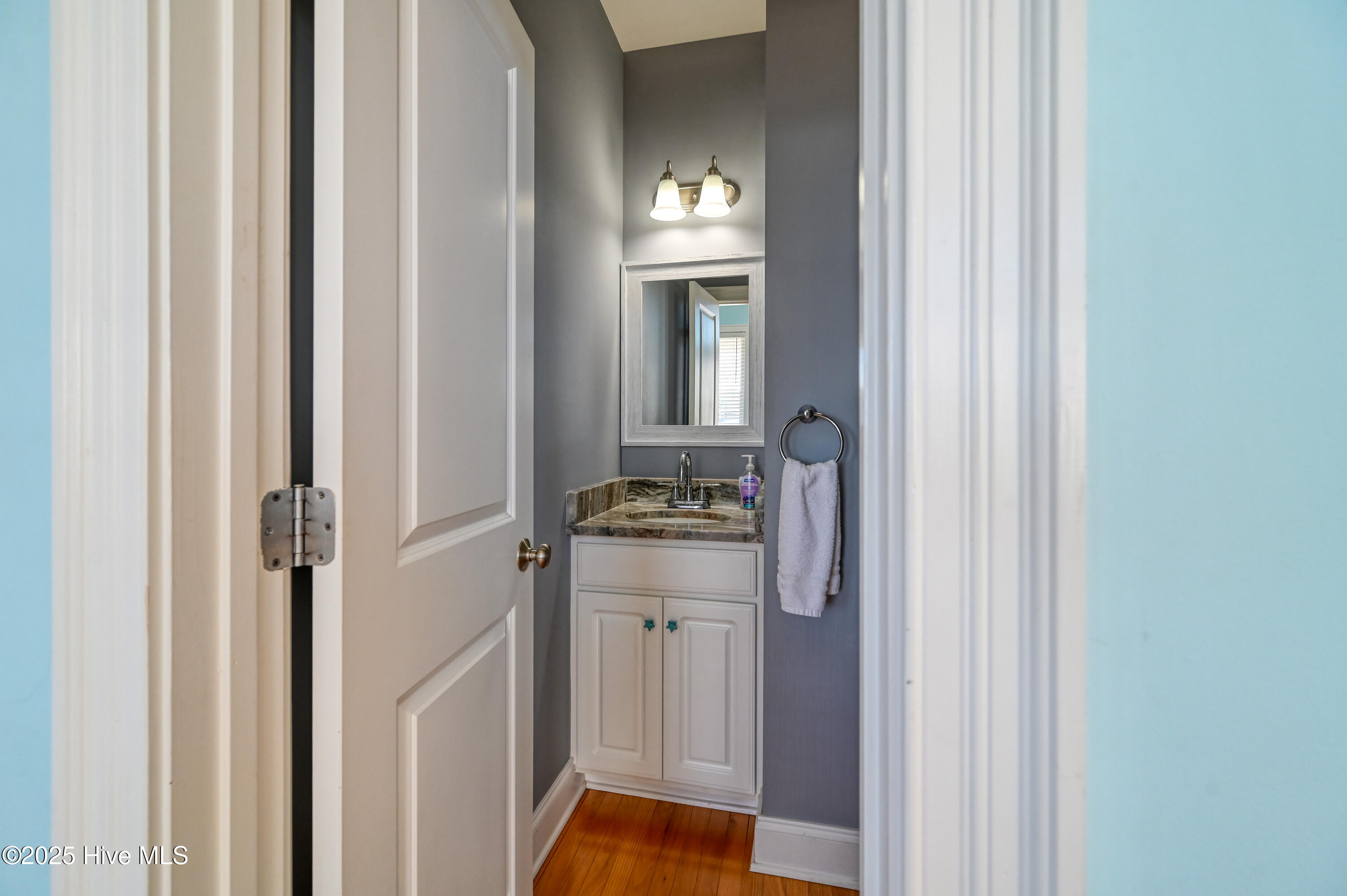 100518559 | Photo 19