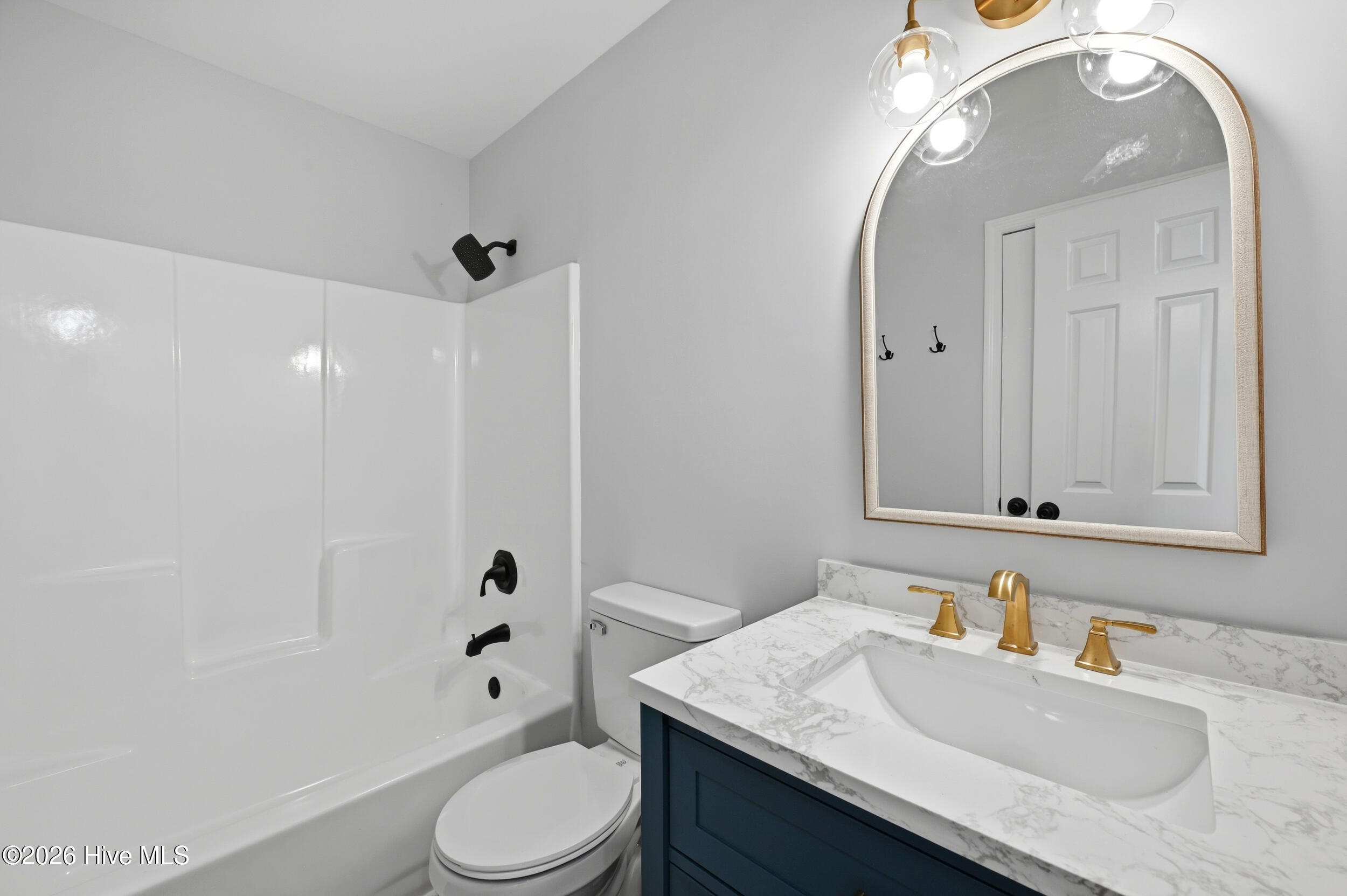 100566140 | Photo 22