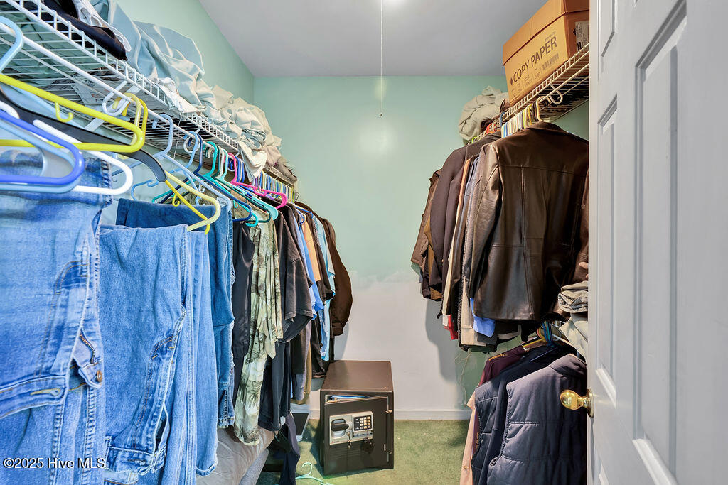 100532322 | Photo 26