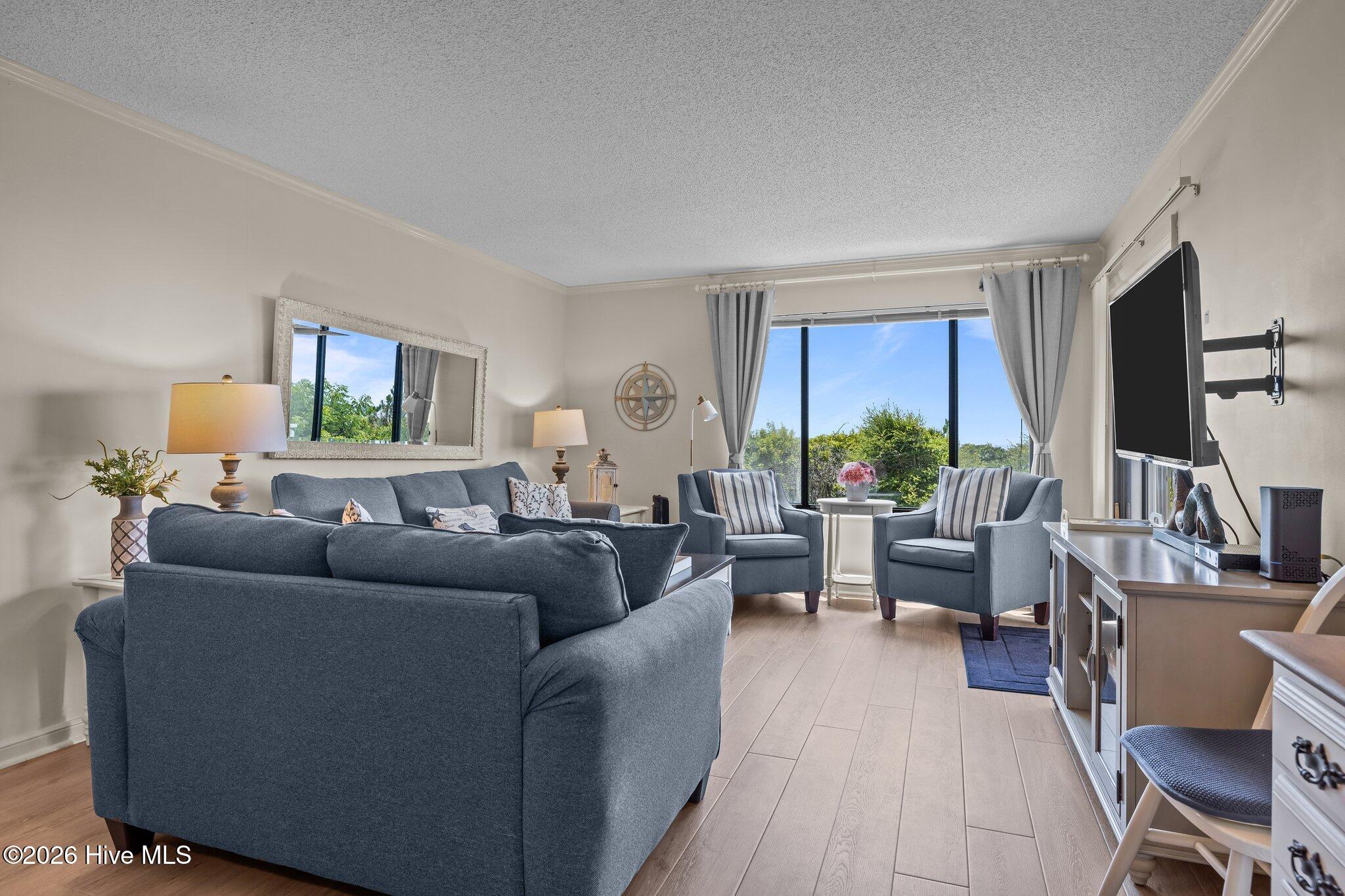 100551445 | Photo 15