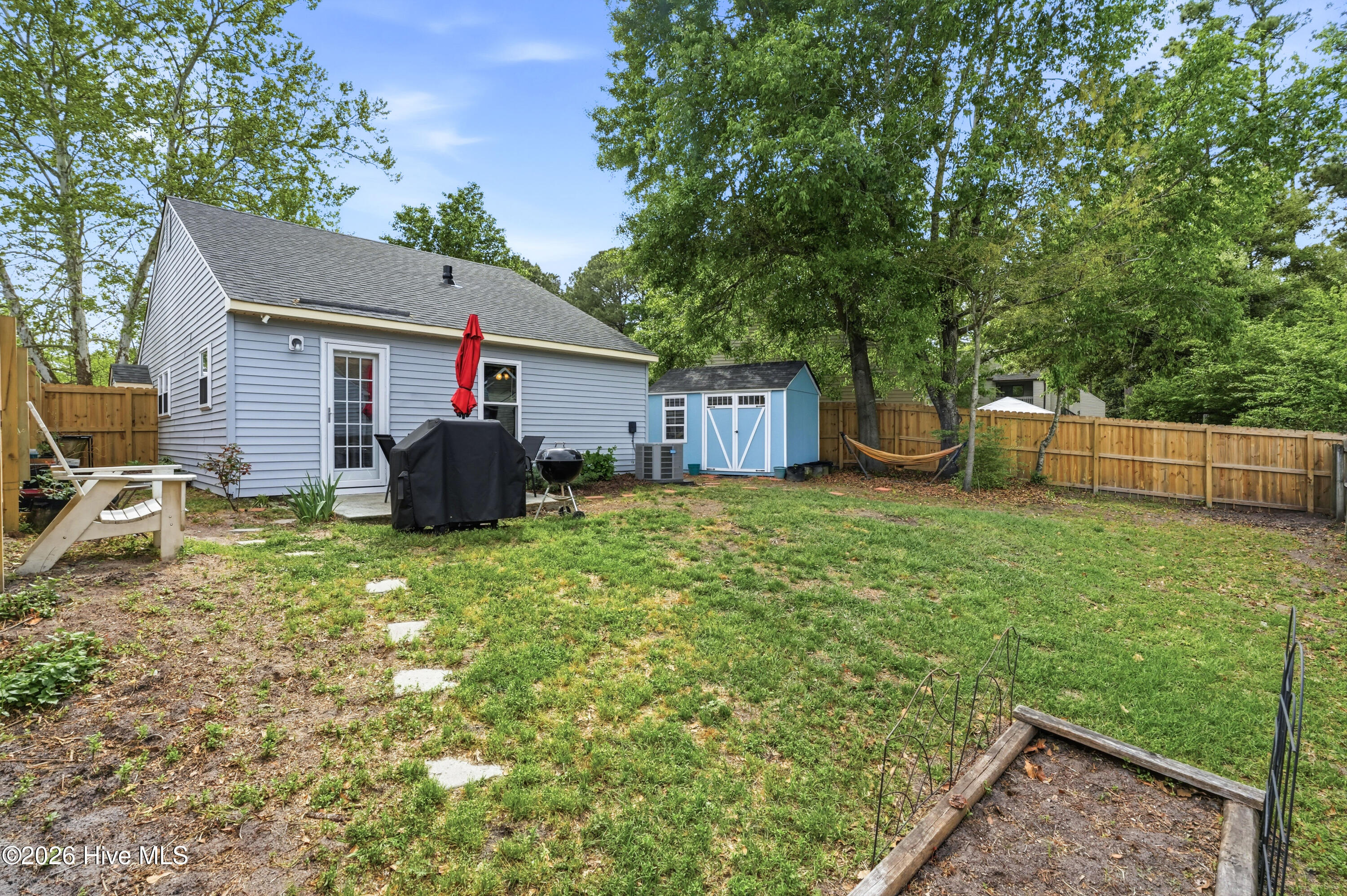 100566190 | Photo 21