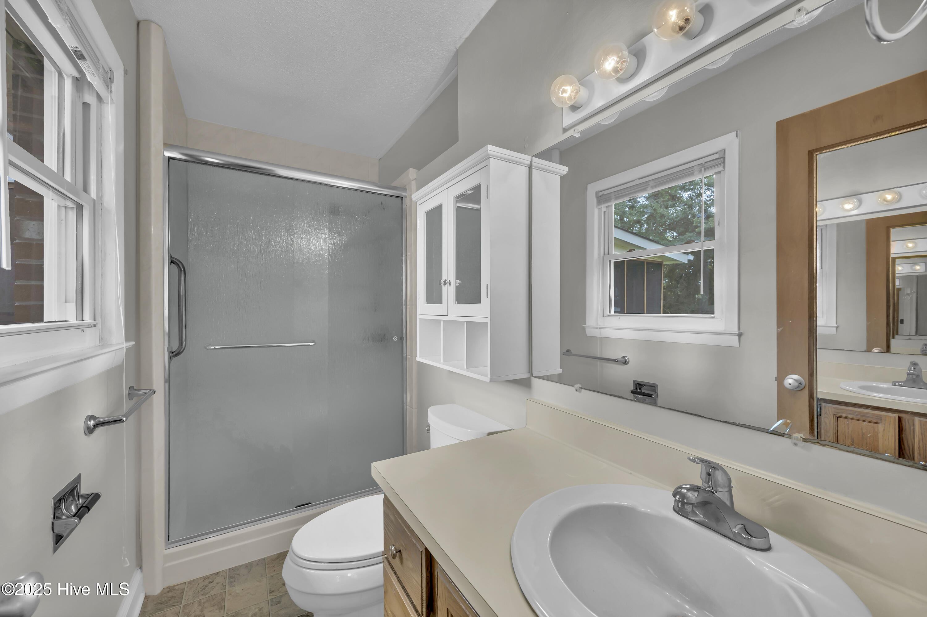 100535040 | Photo 18