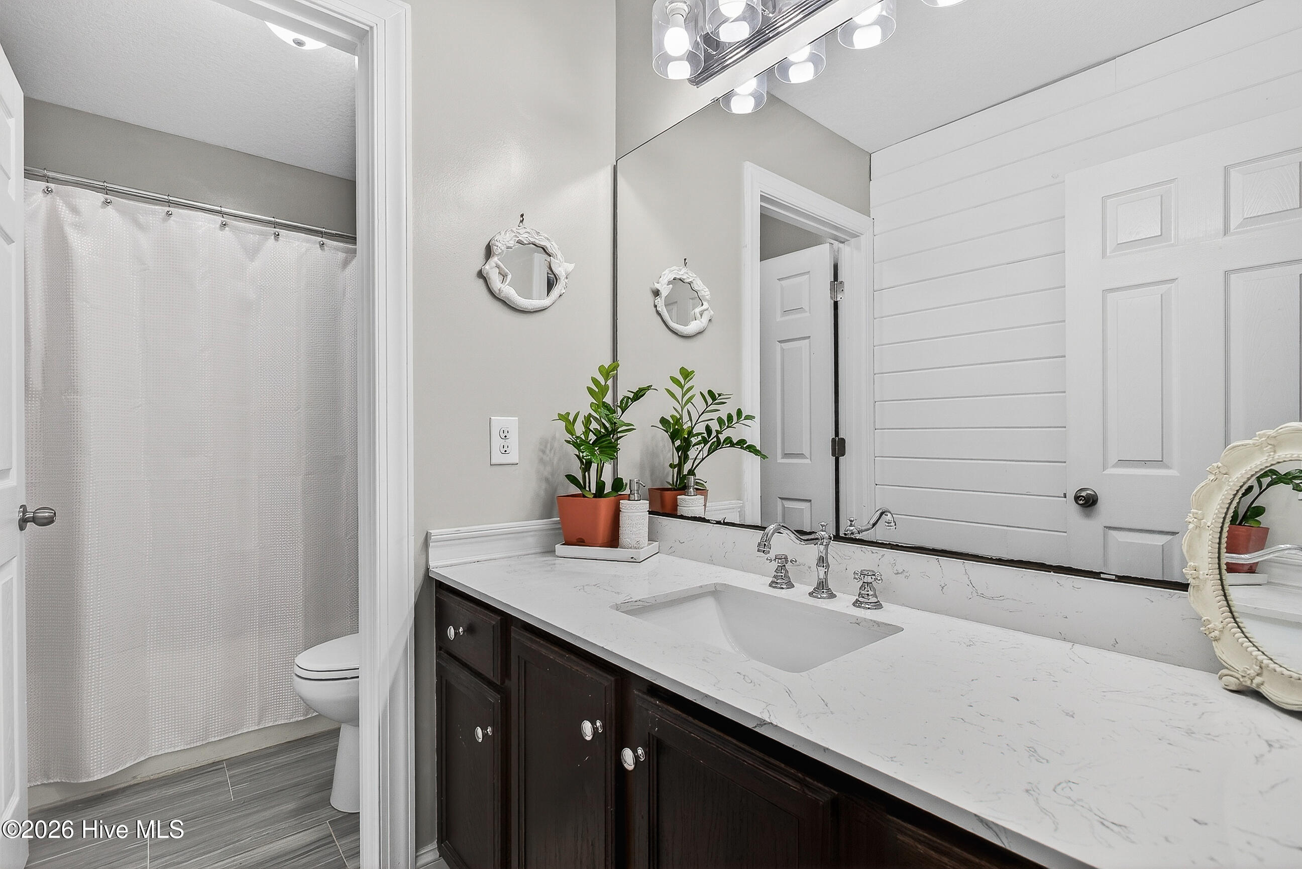 100568368 | Photo 31