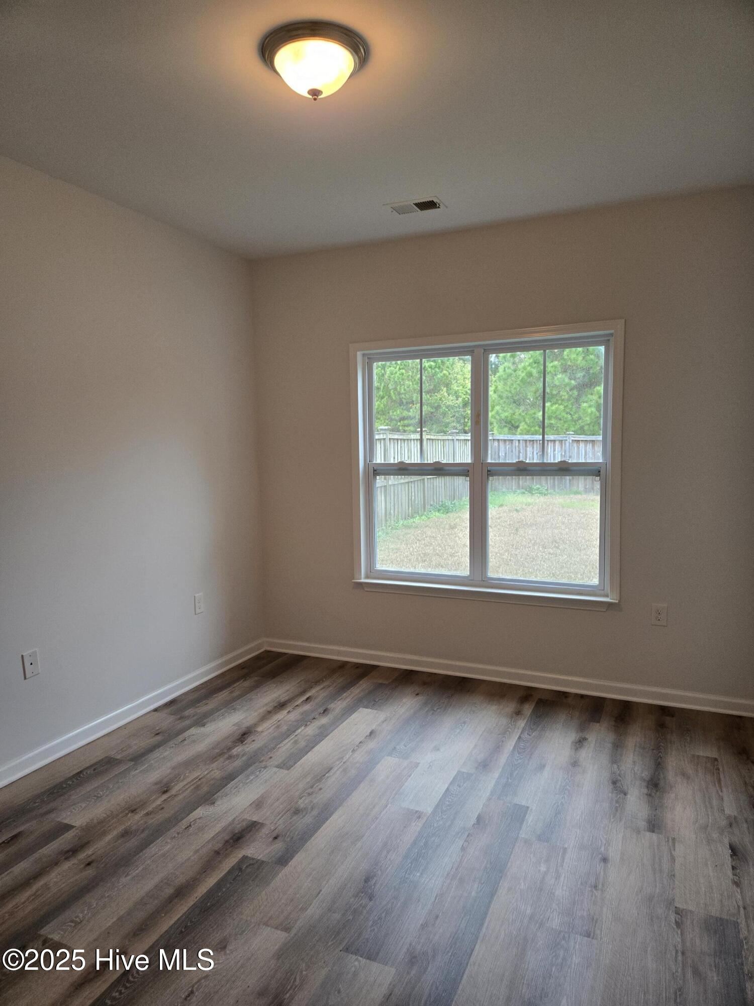 100544610 | Photo 10