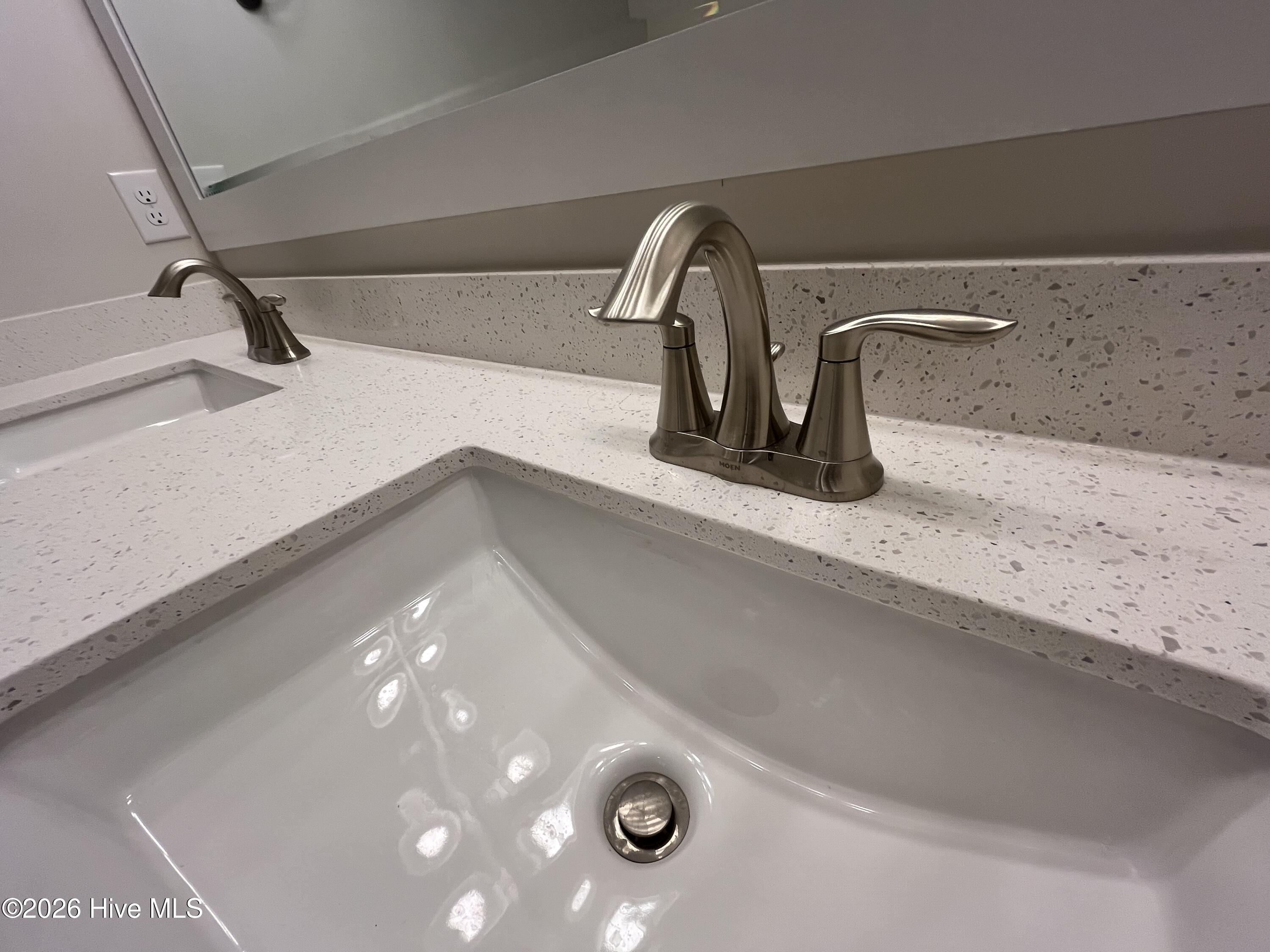 100544974 | Photo 19