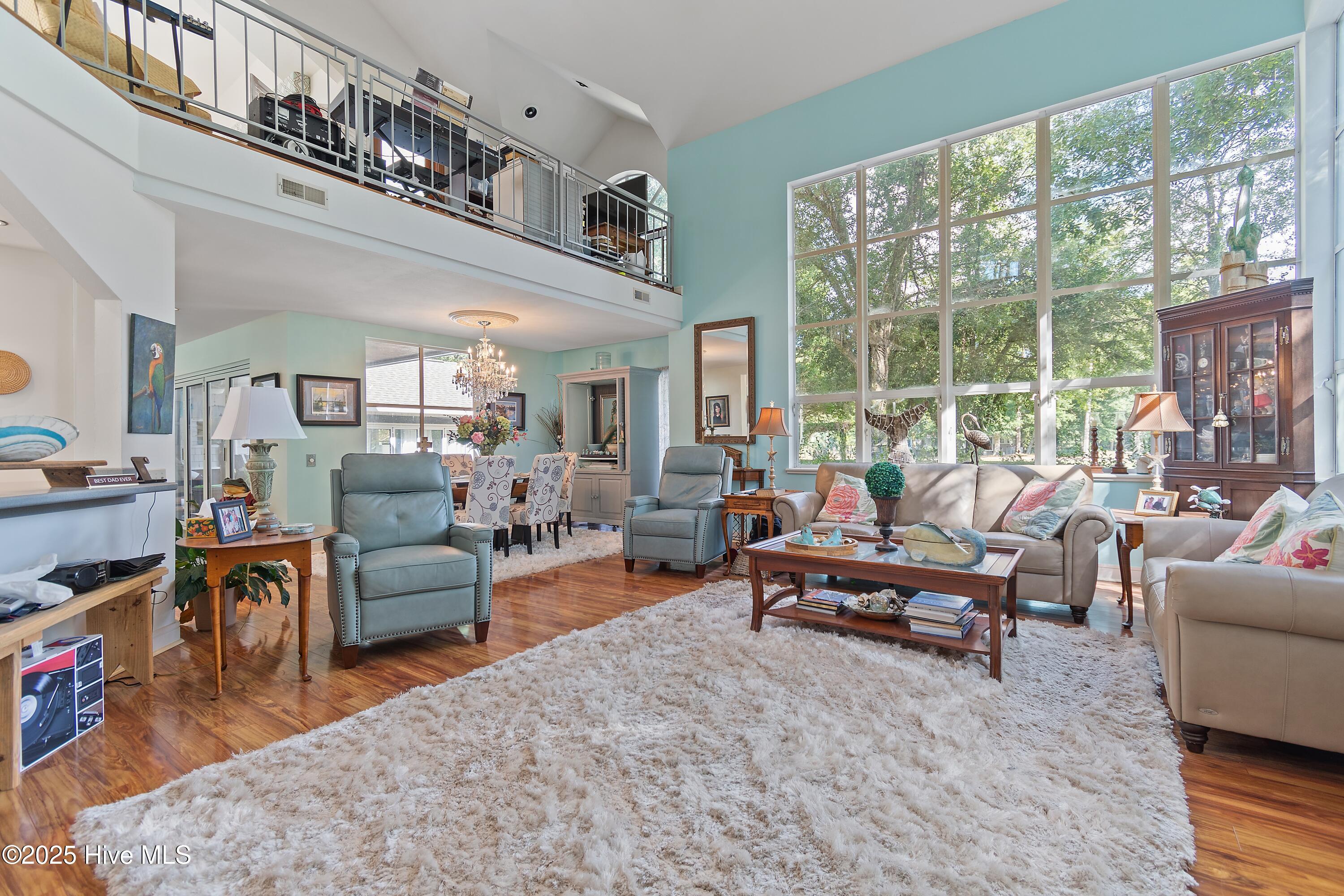 100535274 | Photo 10