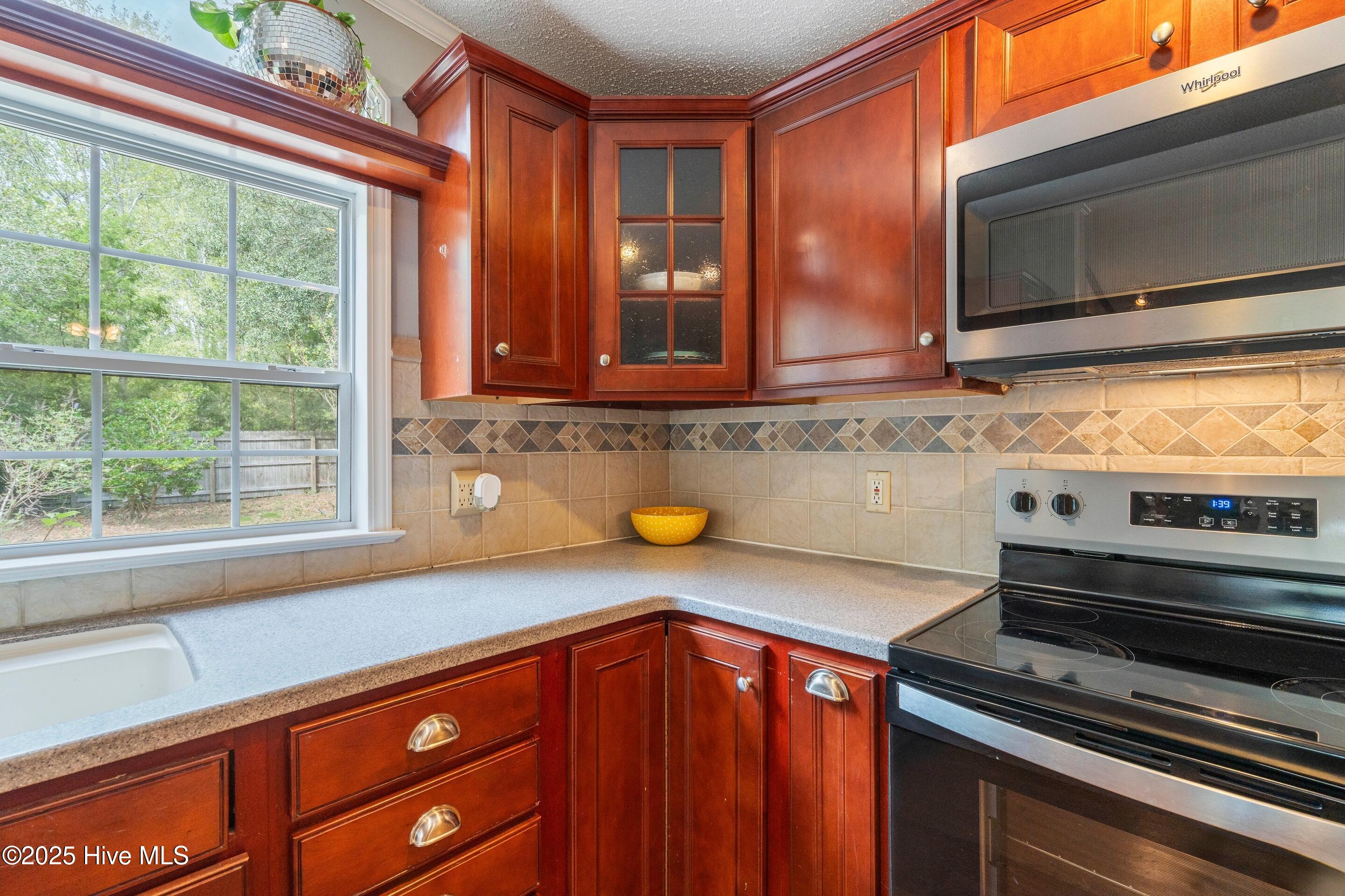 100535667 | Photo 17