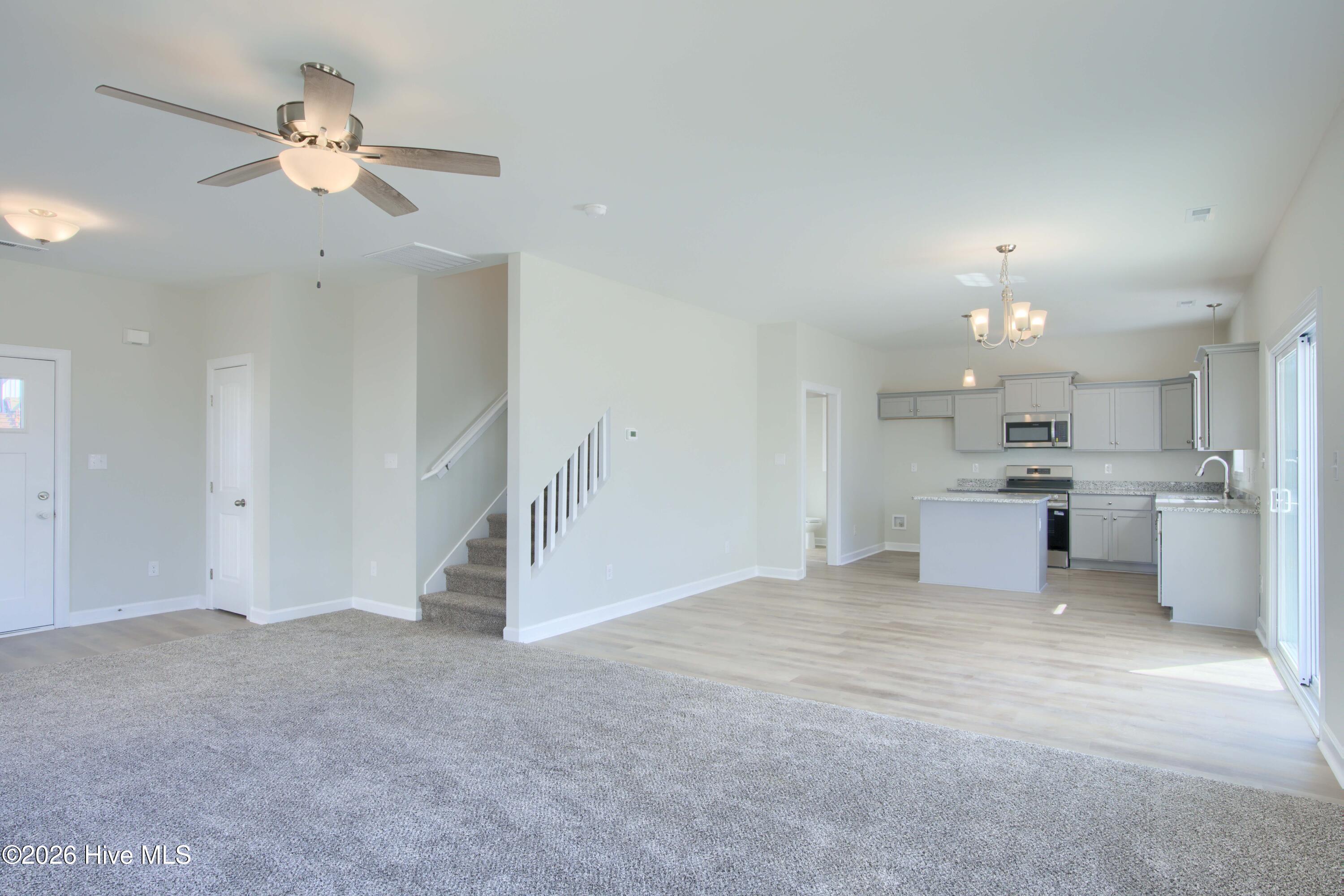 100526939 | Photo 10