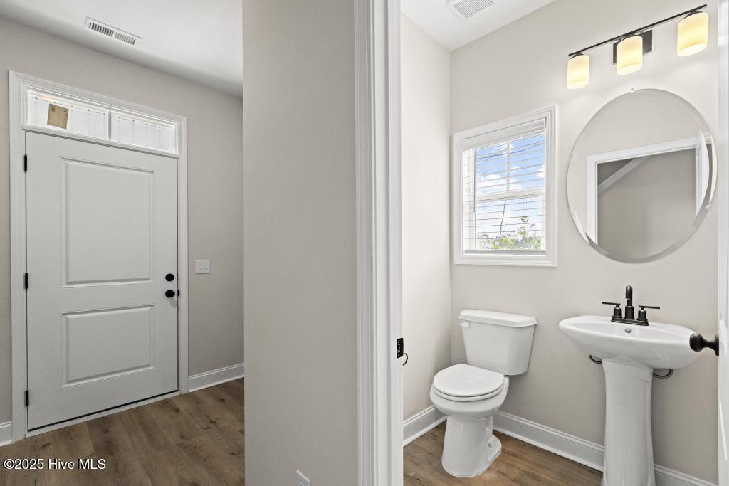 100516155 | Photo 15