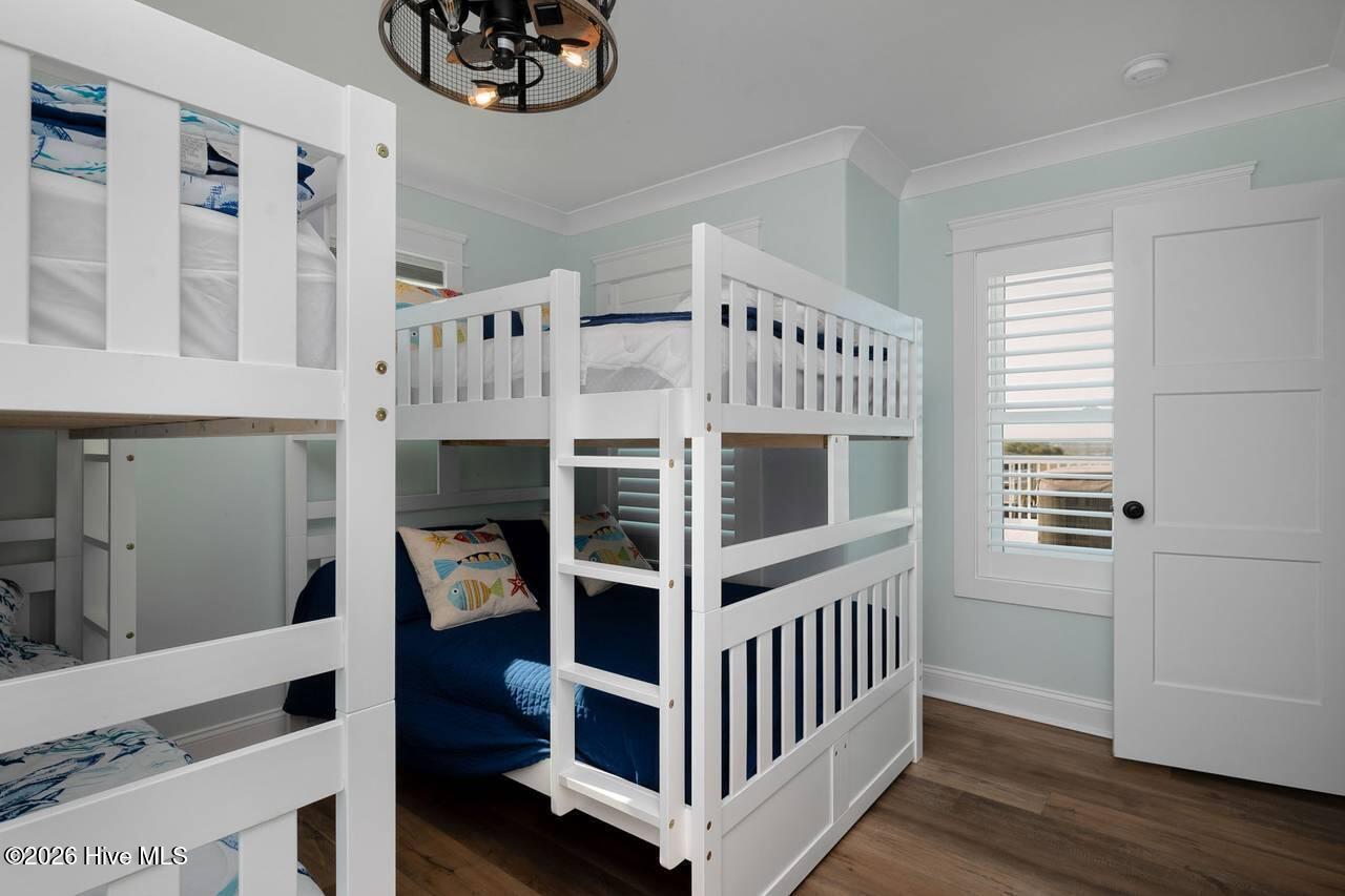 100560212 | Photo 79