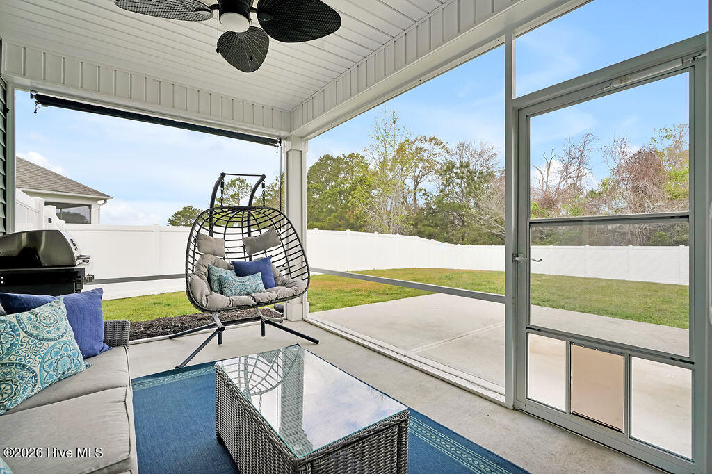 100565094 | Photo 30