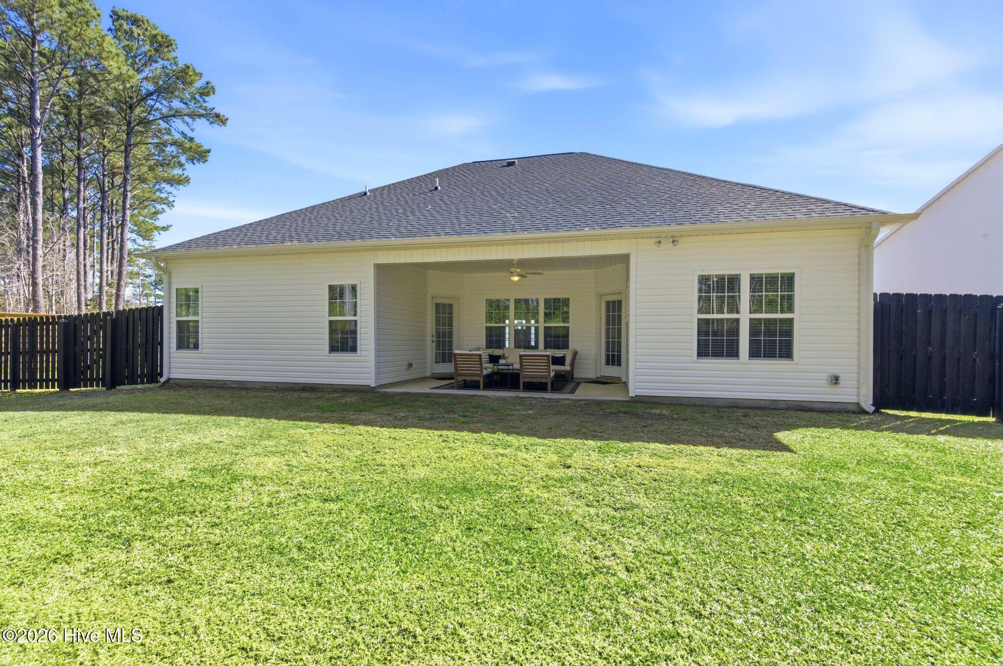 100563255 | Photo 39