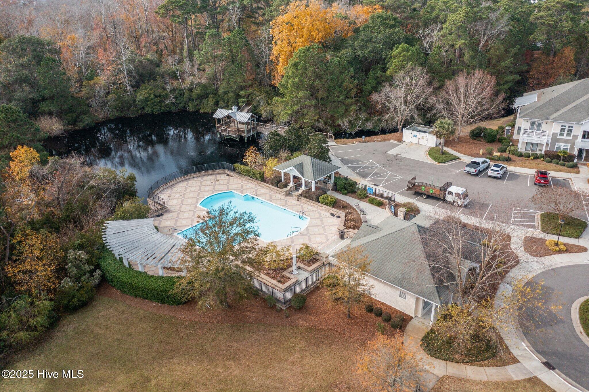 100542732 | Photo 53