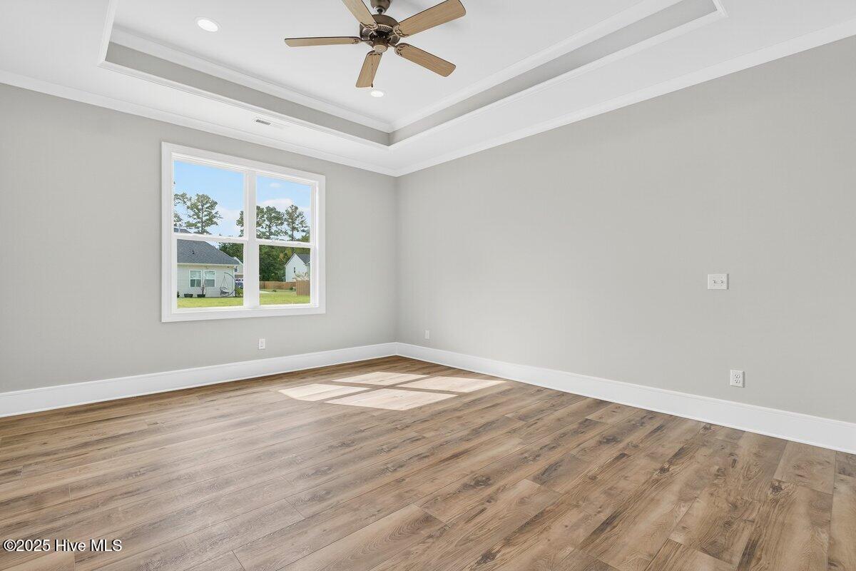 100545863 | Photo 31