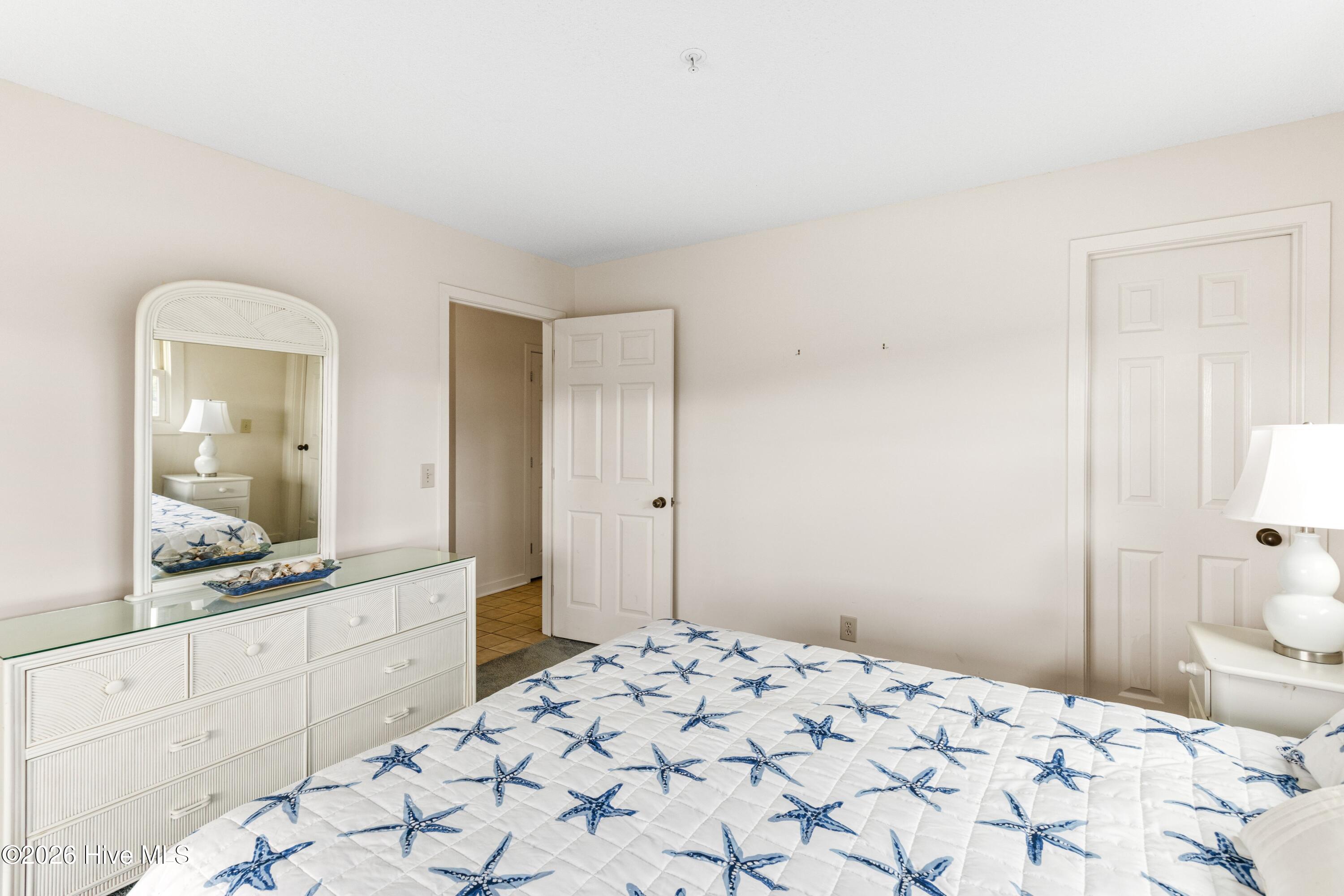 100549677 | Photo 38