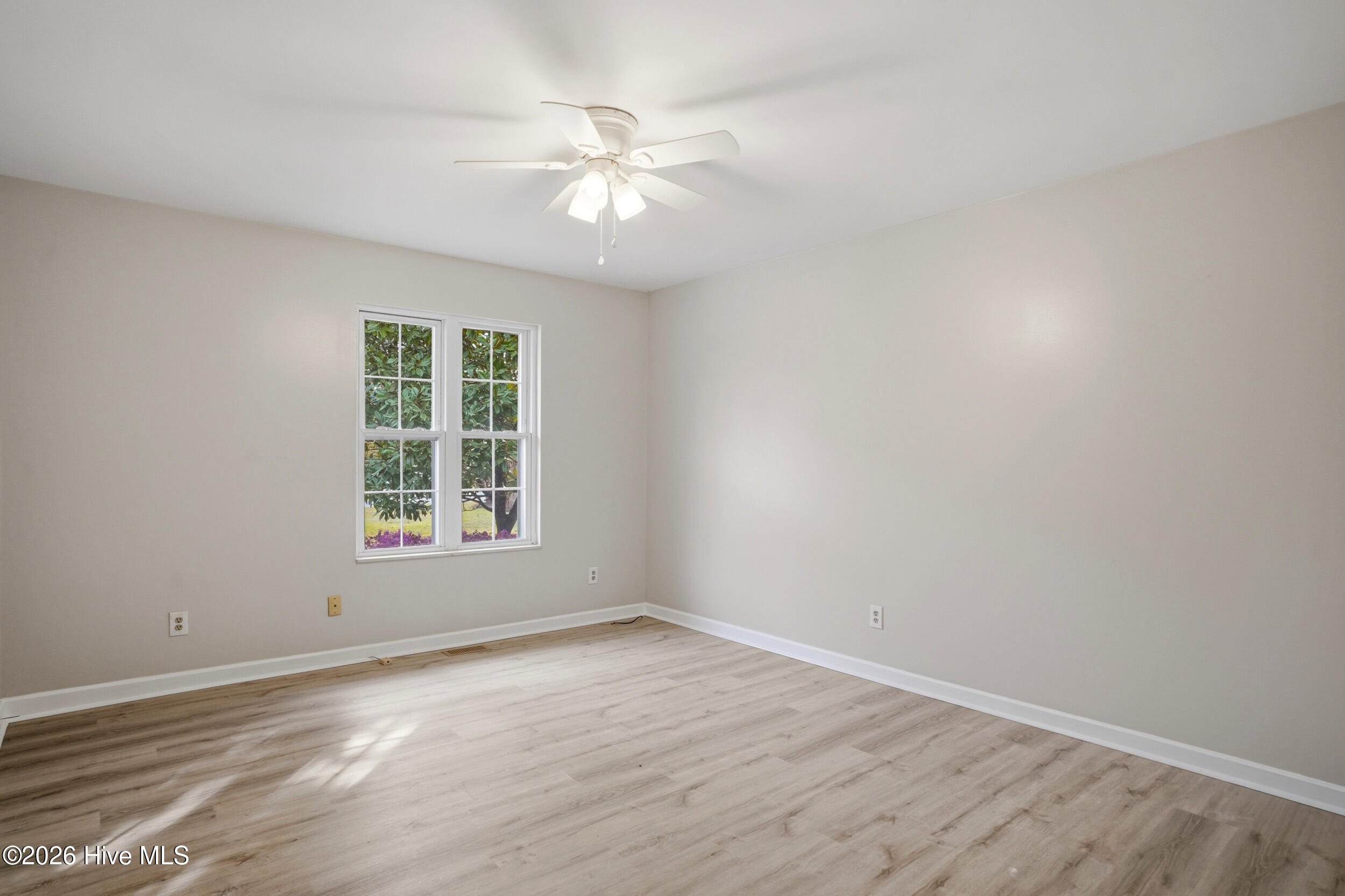 100555150 | Photo 61