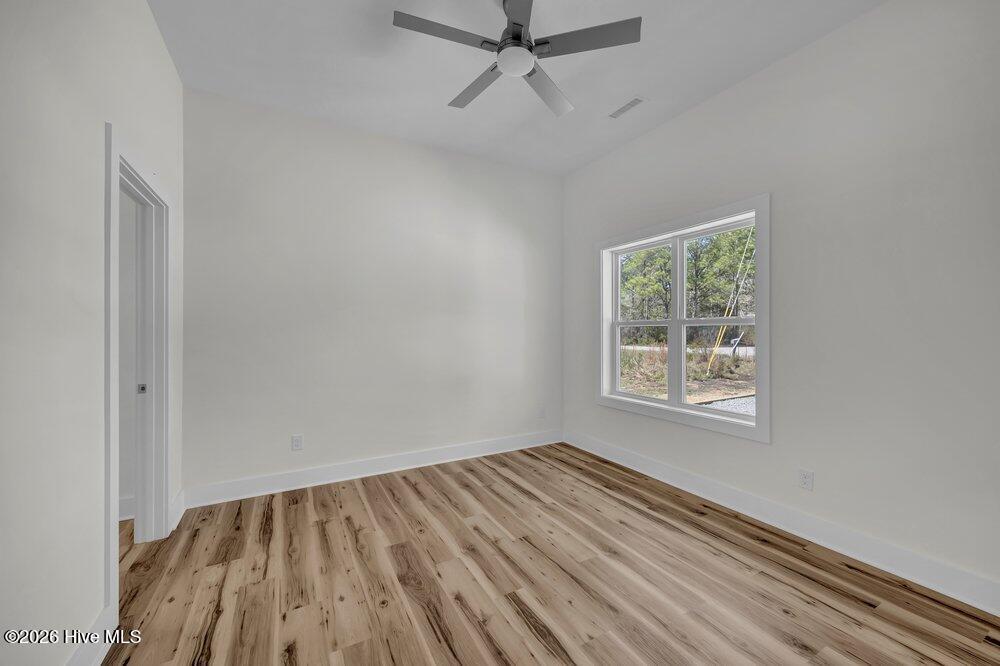 100561234 | Photo 18