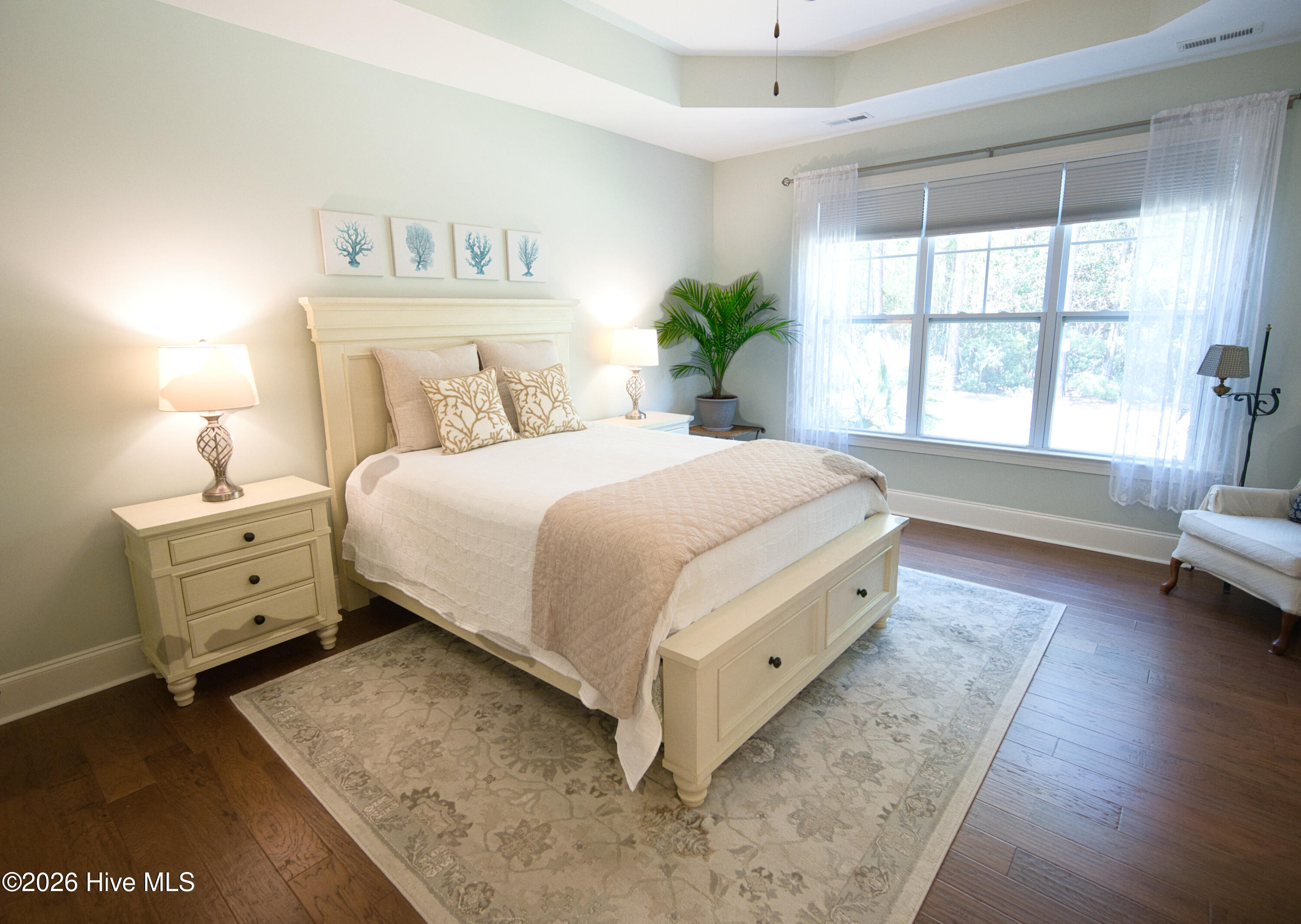 100567363 | Photo 24