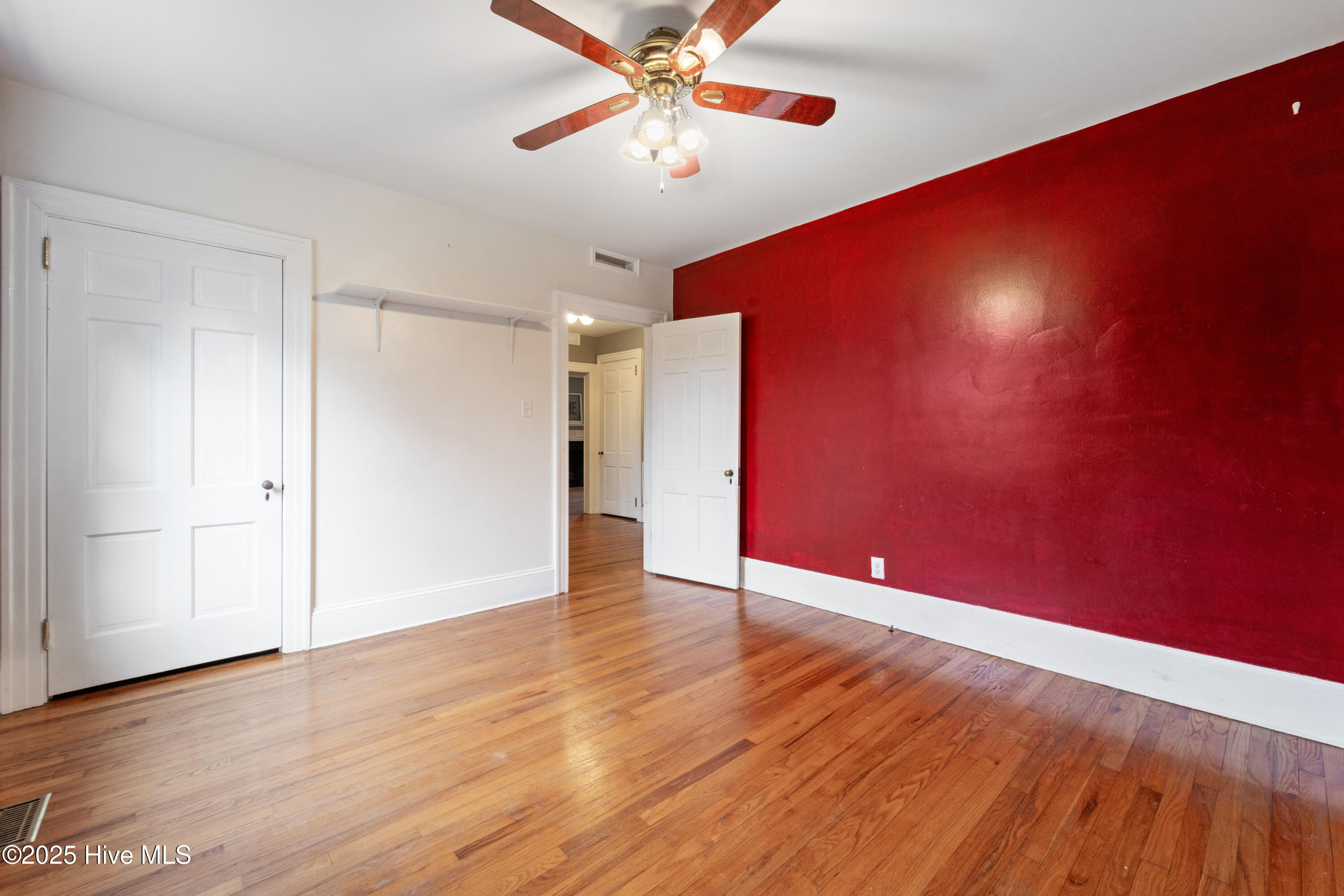 100544156 | Photo 36