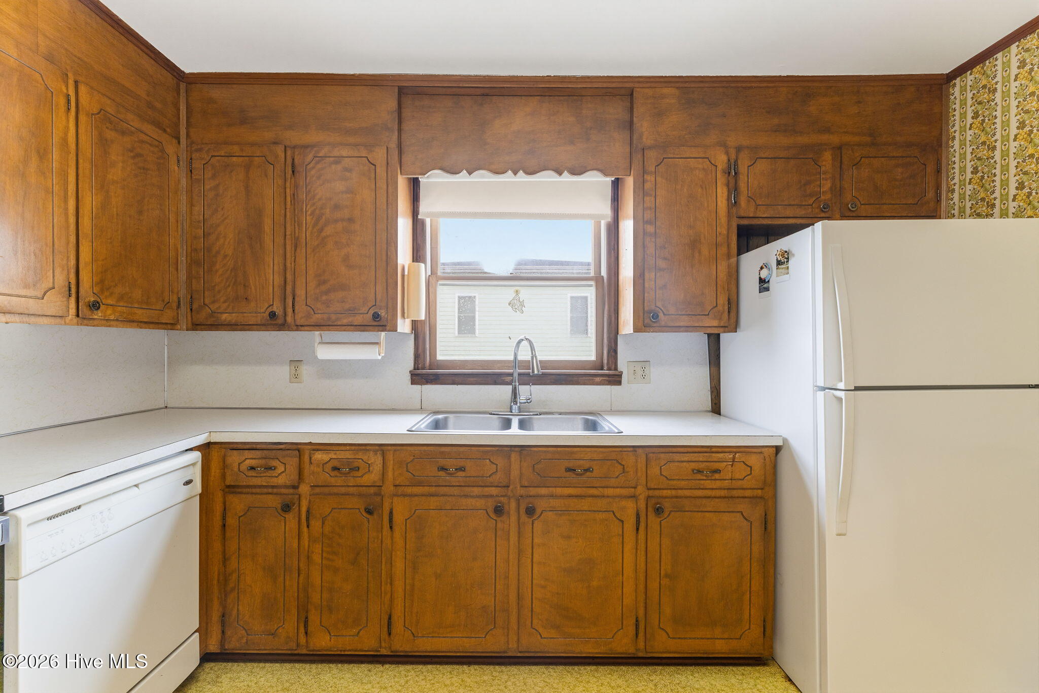 100565875 | Photo 15