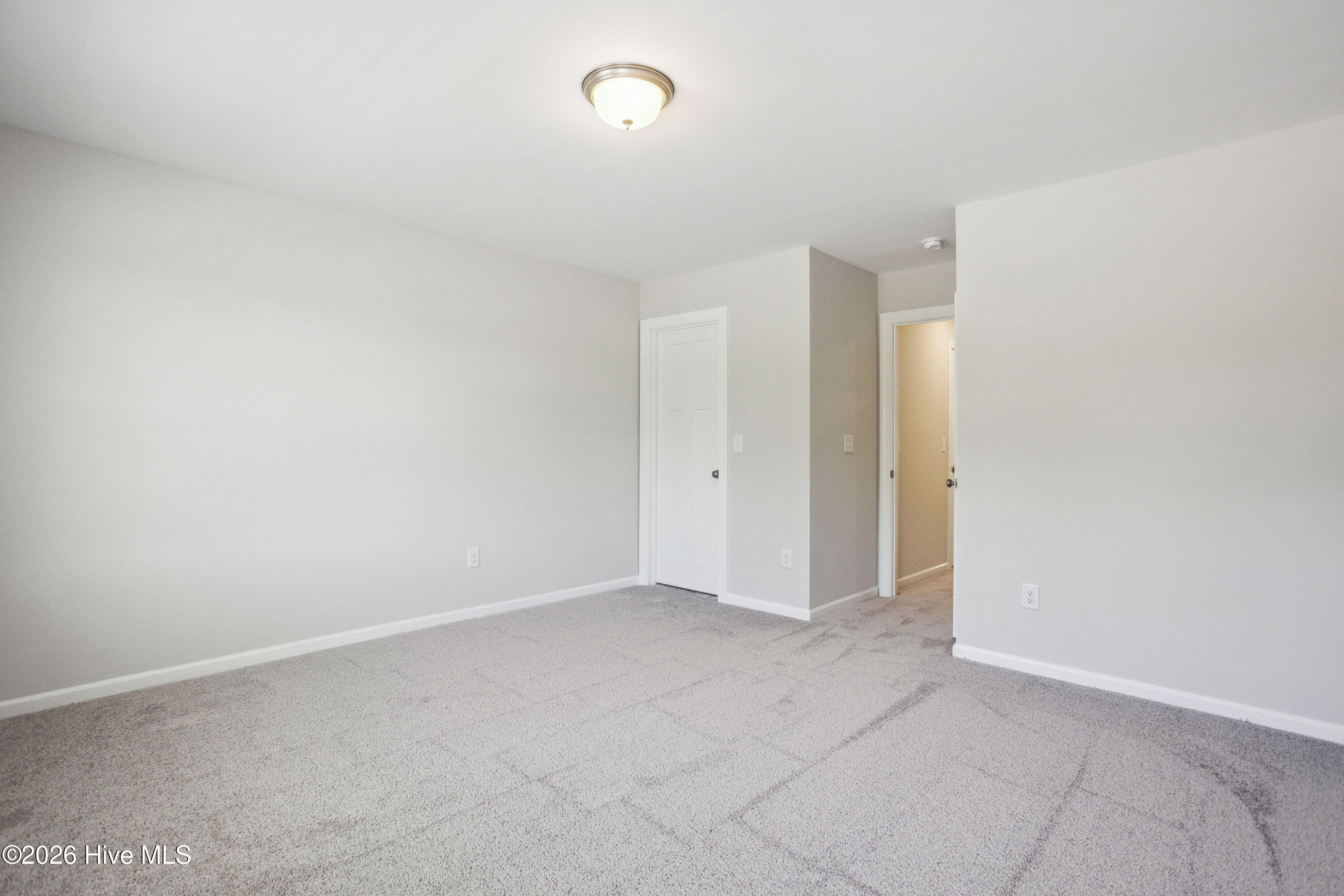 100560972 | Photo 23