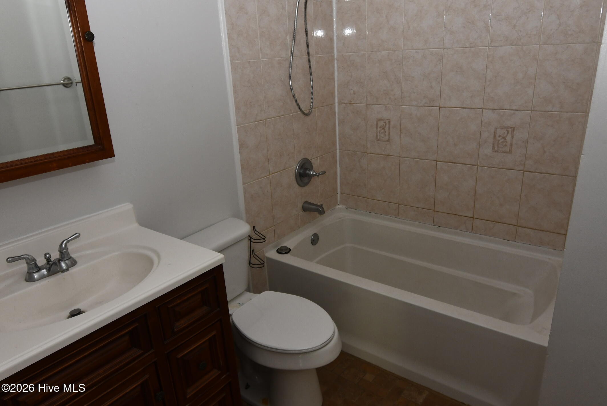 100563872 | Photo 12