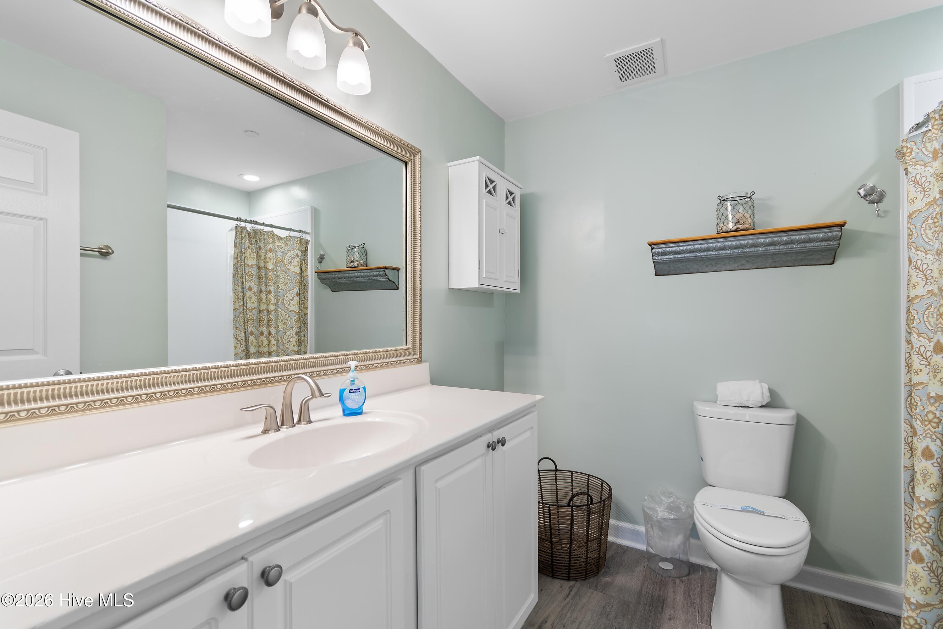 100564870 | Photo 20