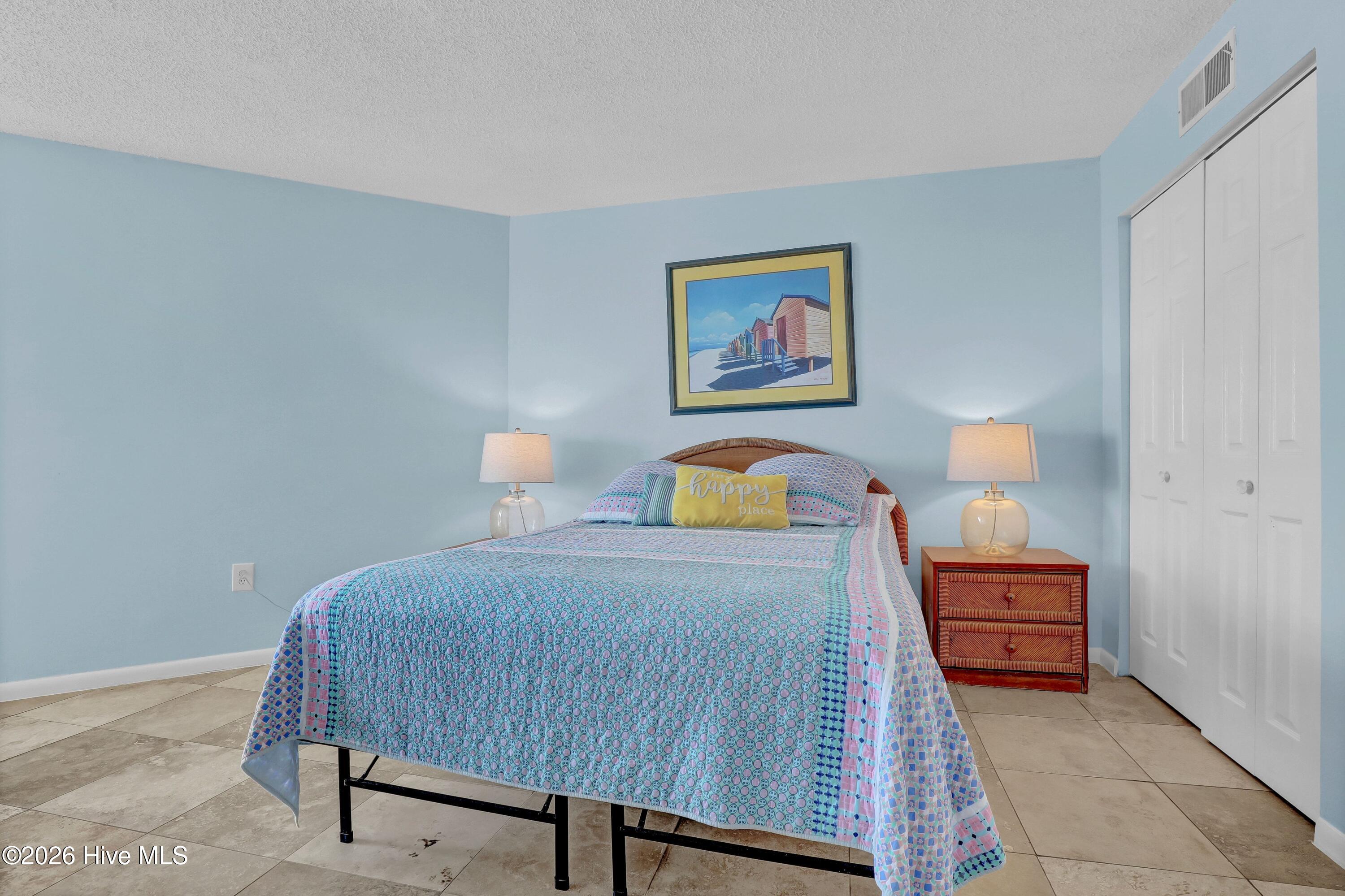 100565248 | Photo 16