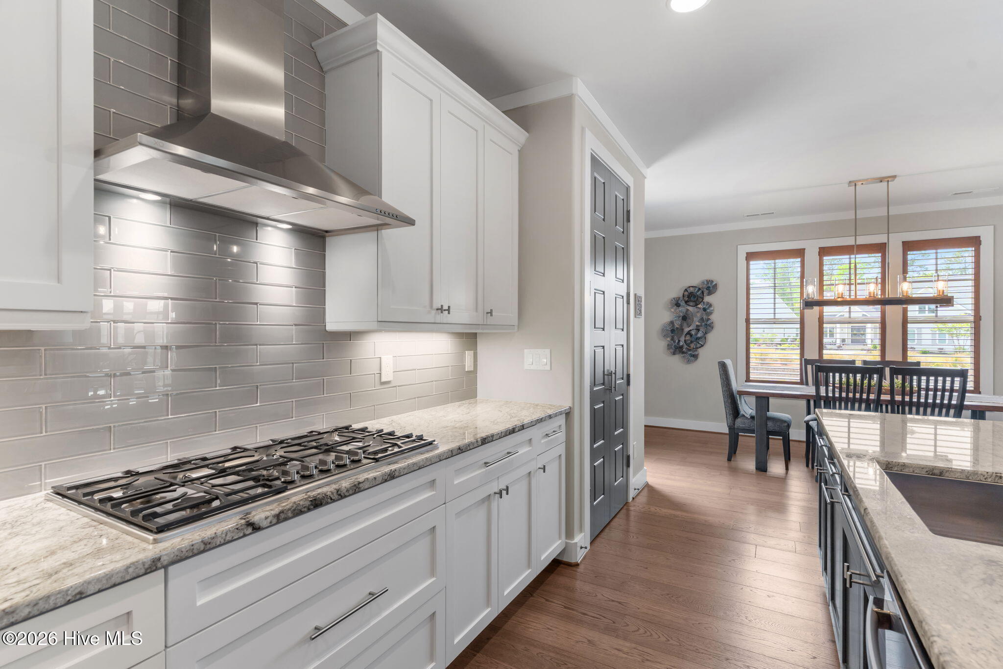 100568517 | Photo 20