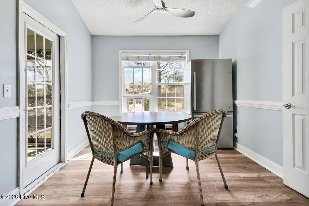 100560710 | Photo 14