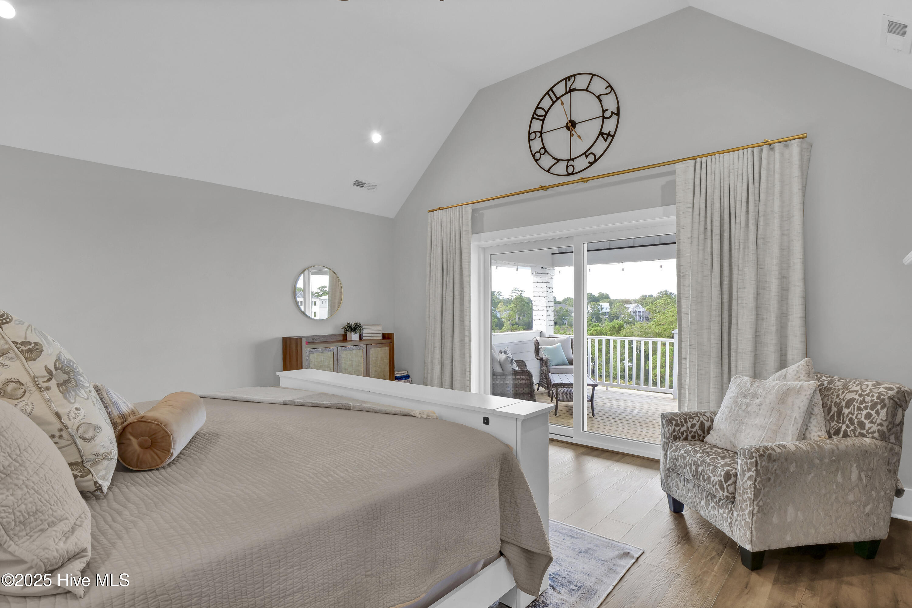 100534317 | Photo 31